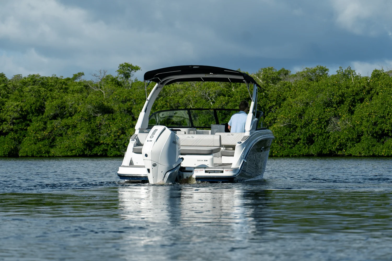 2026 Sea Ray SDX 230 Outboard Image Thumbnail #25