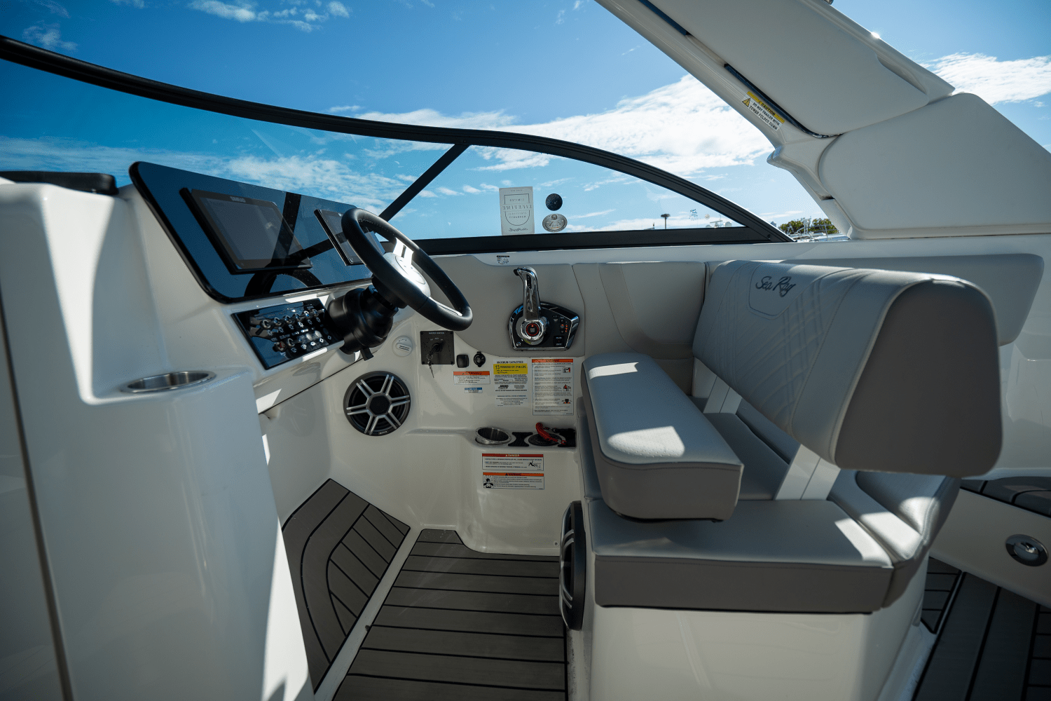 2026 Sea Ray SDX 230 Outboard Image Thumbnail #13