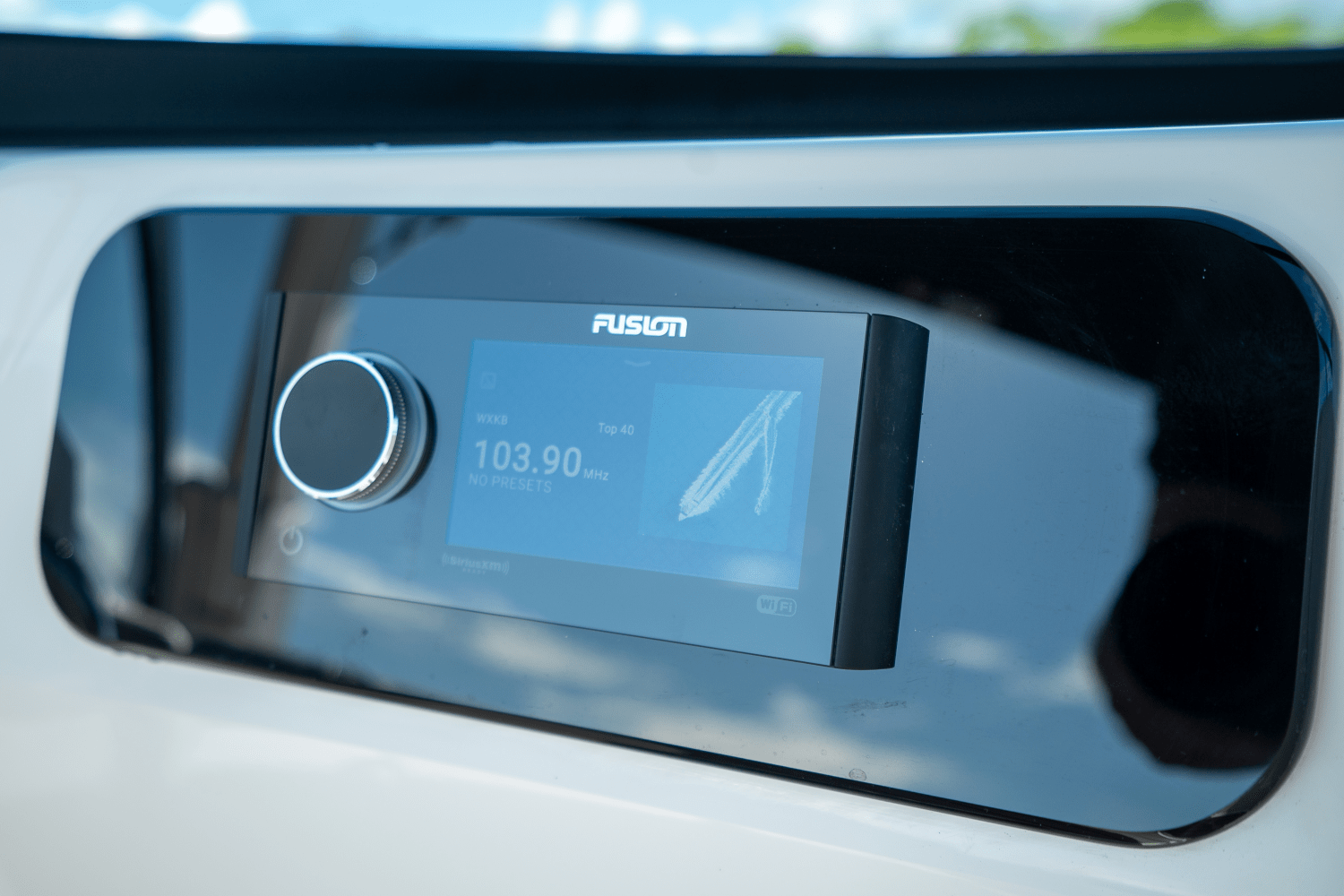 2026 Sea Ray SDX 230 Outboard Image Thumbnail #15