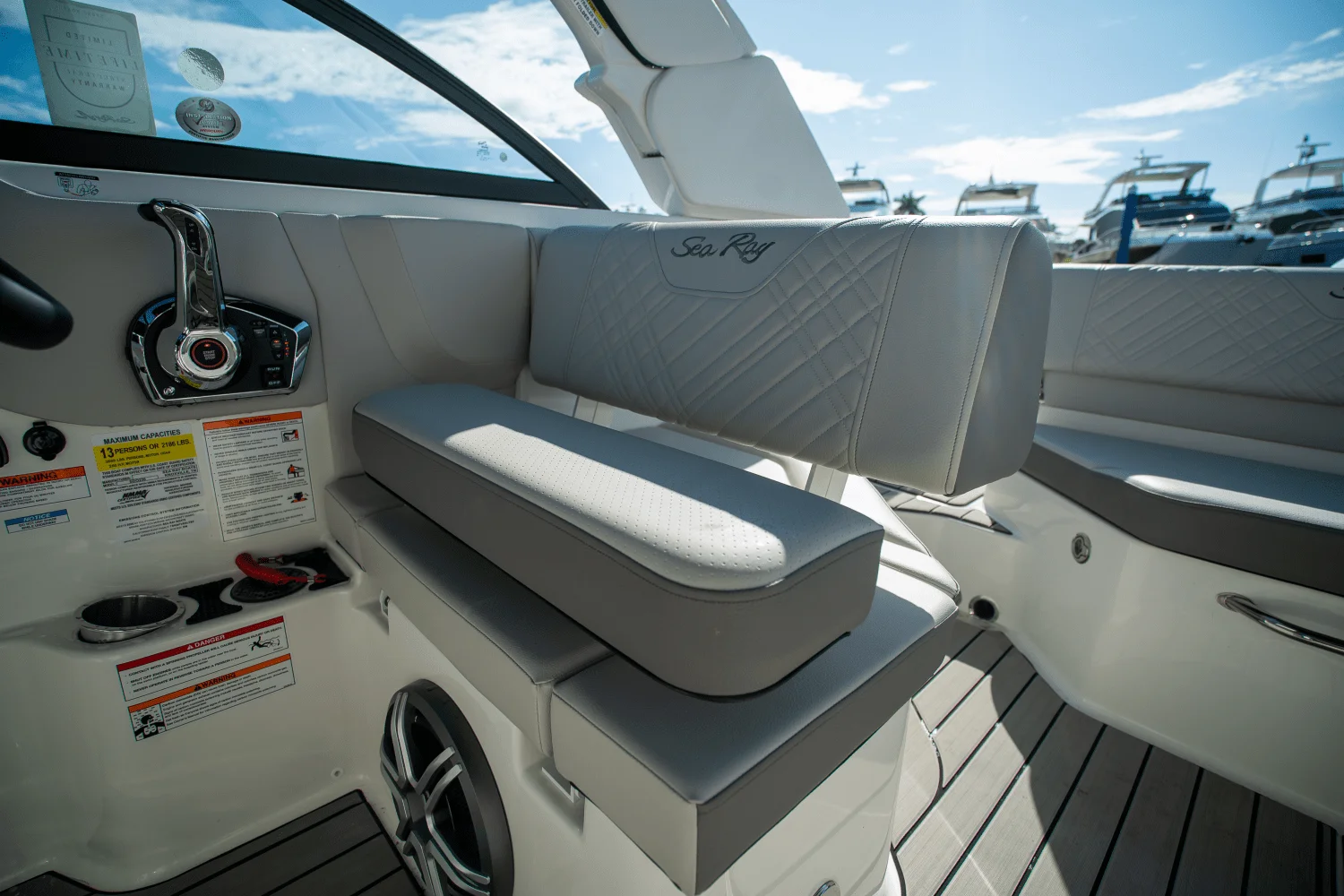 2026 Sea Ray SDX 230 Outboard Image Thumbnail #17