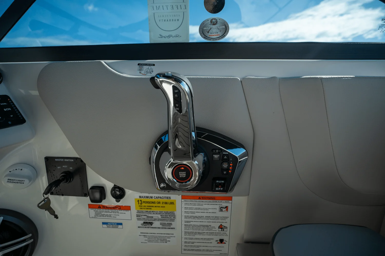 2026 Sea Ray SDX 230 Outboard Image Thumbnail #16