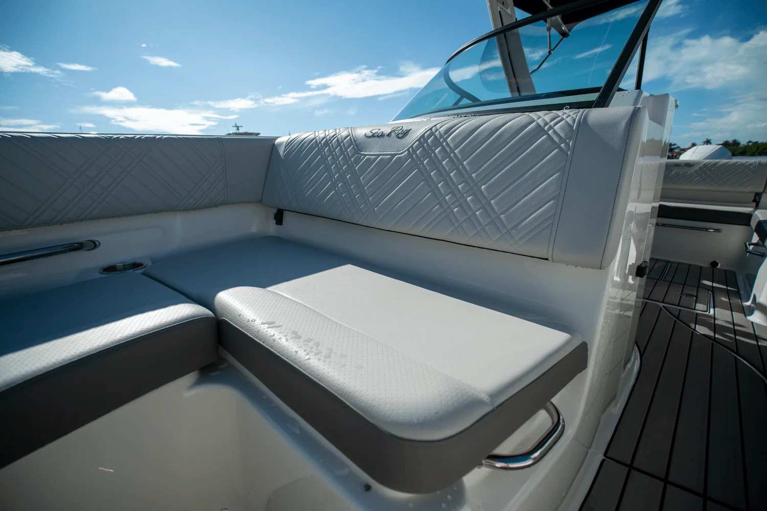 2026 Sea Ray SDX 230 Outboard Image Thumbnail #21