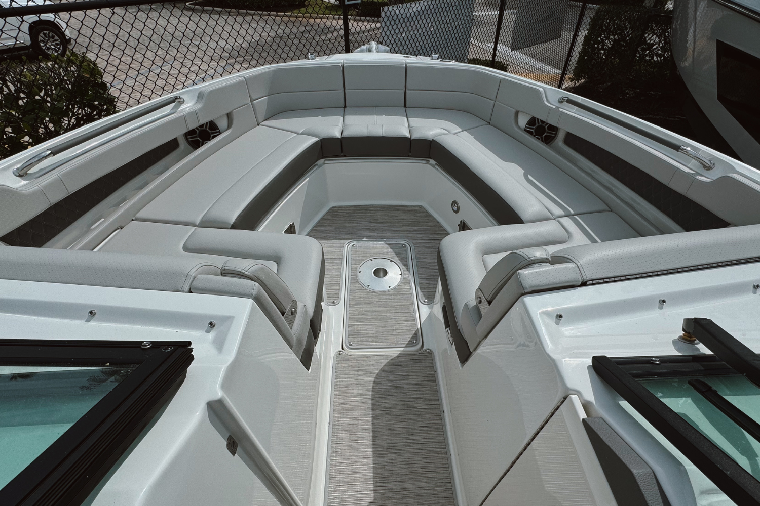 2026 Sea Ray SLX 310 Outboard Image Thumbnail #19