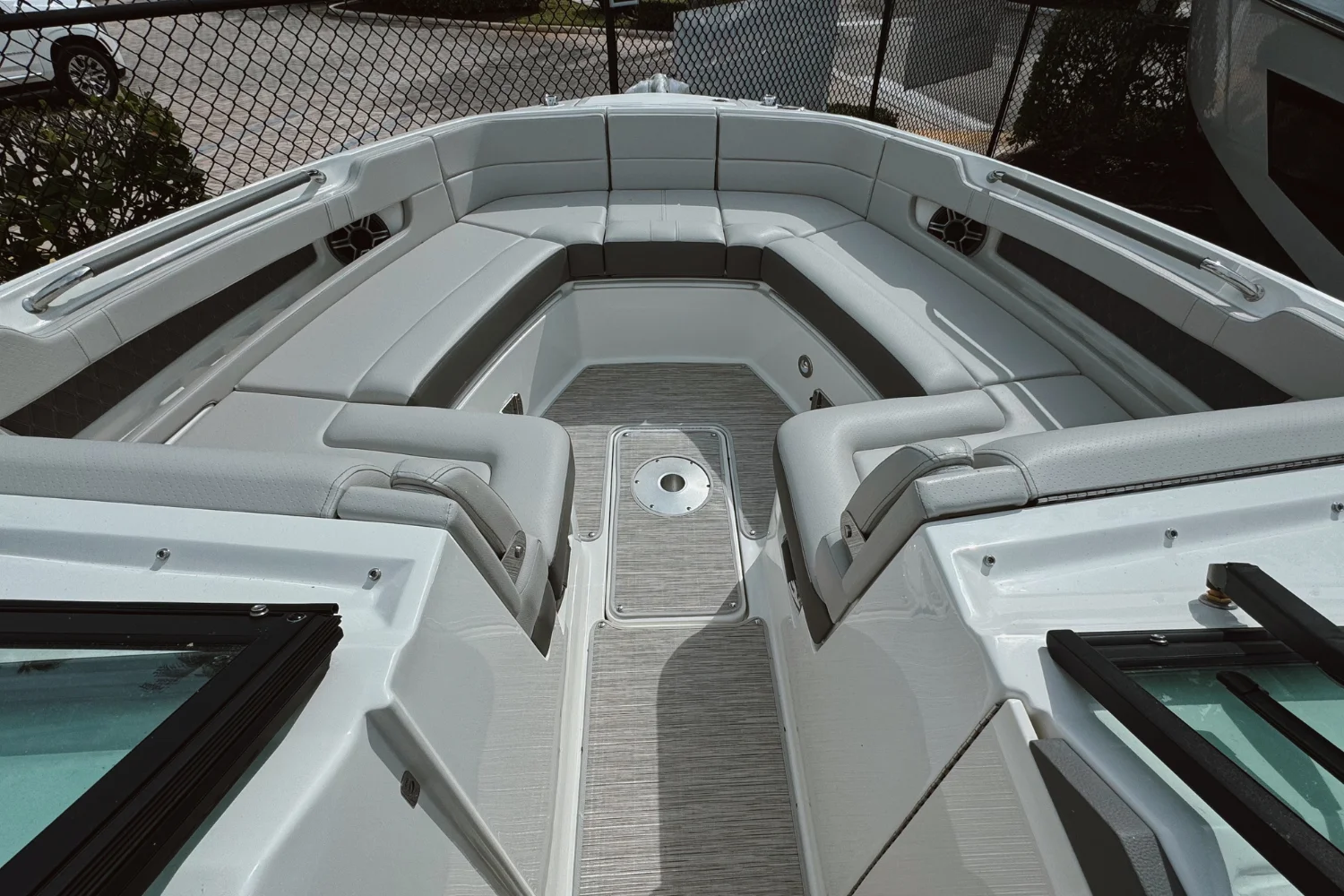 2026 Sea Ray SLX 310 Outboard Image Thumbnail #19