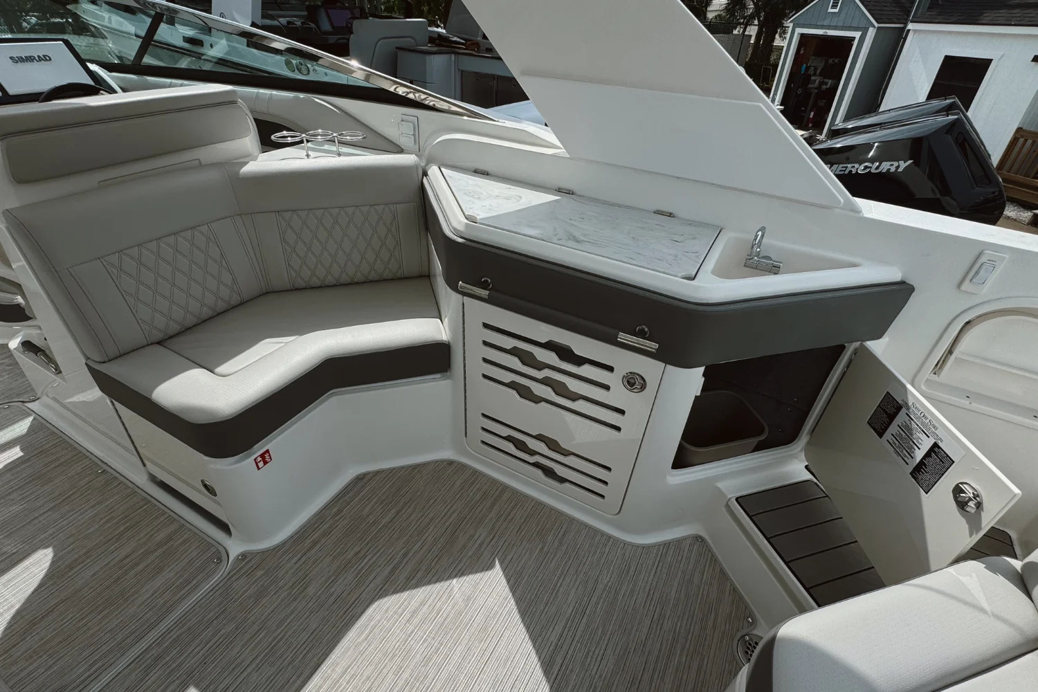 2026 Sea Ray SLX 310 Outboard Image Thumbnail #9