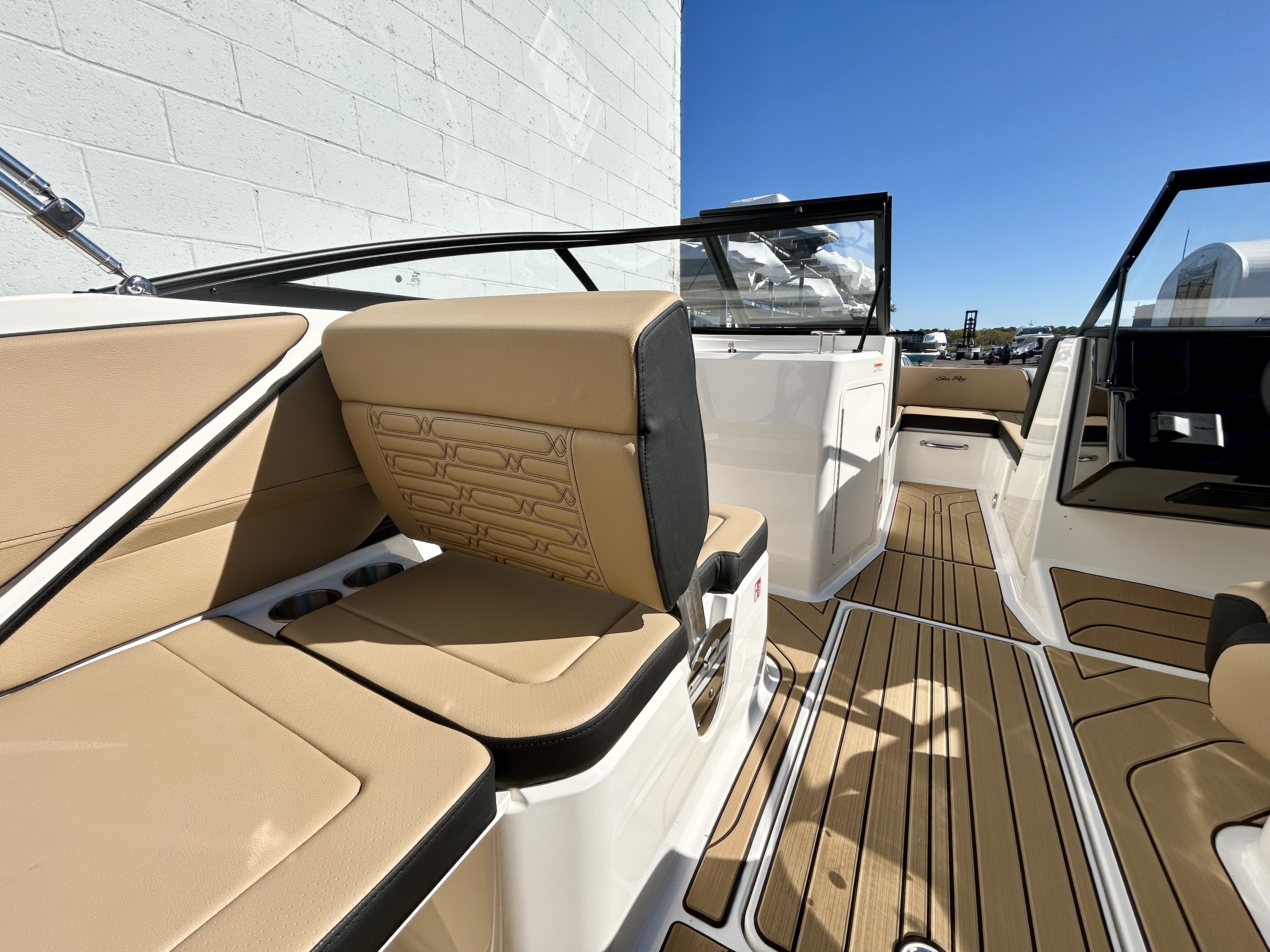 2026 Sea Ray SPX 210 Outboard Image Thumbnail #10