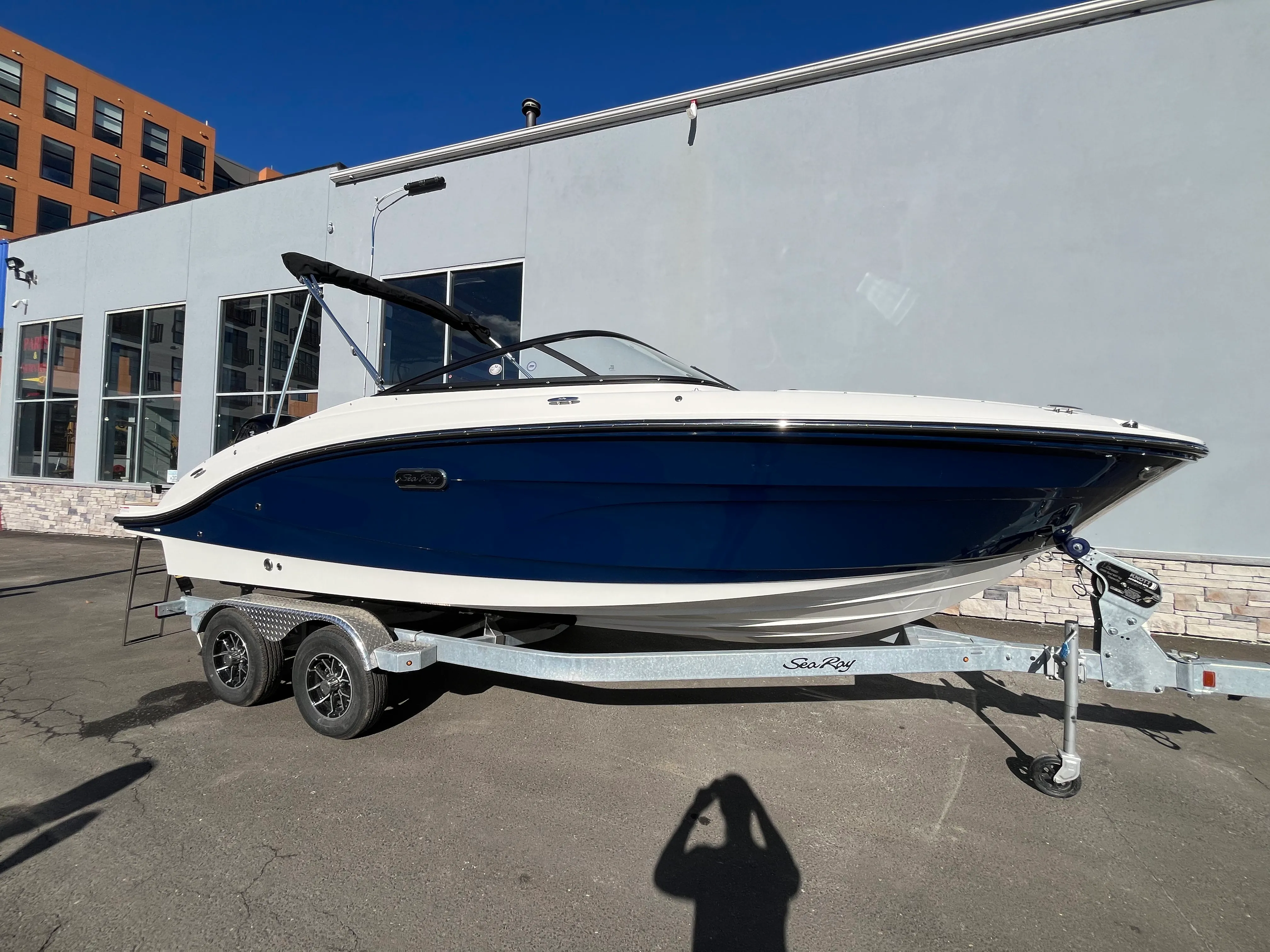 2026 Sea Ray SPX 210 Outboard Image Thumbnail #2