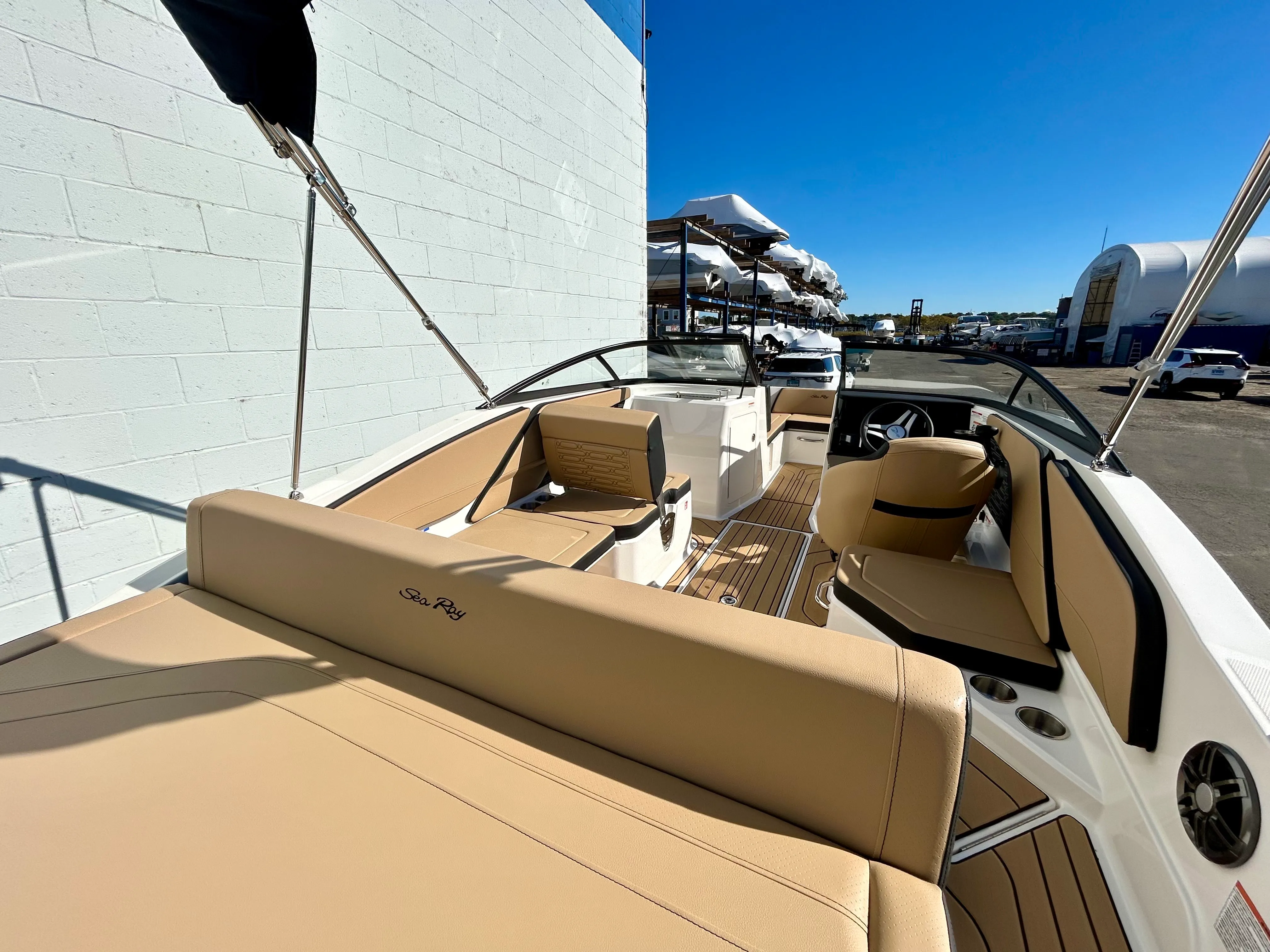 2026 Sea Ray SPX 210 Outboard Image Thumbnail #7