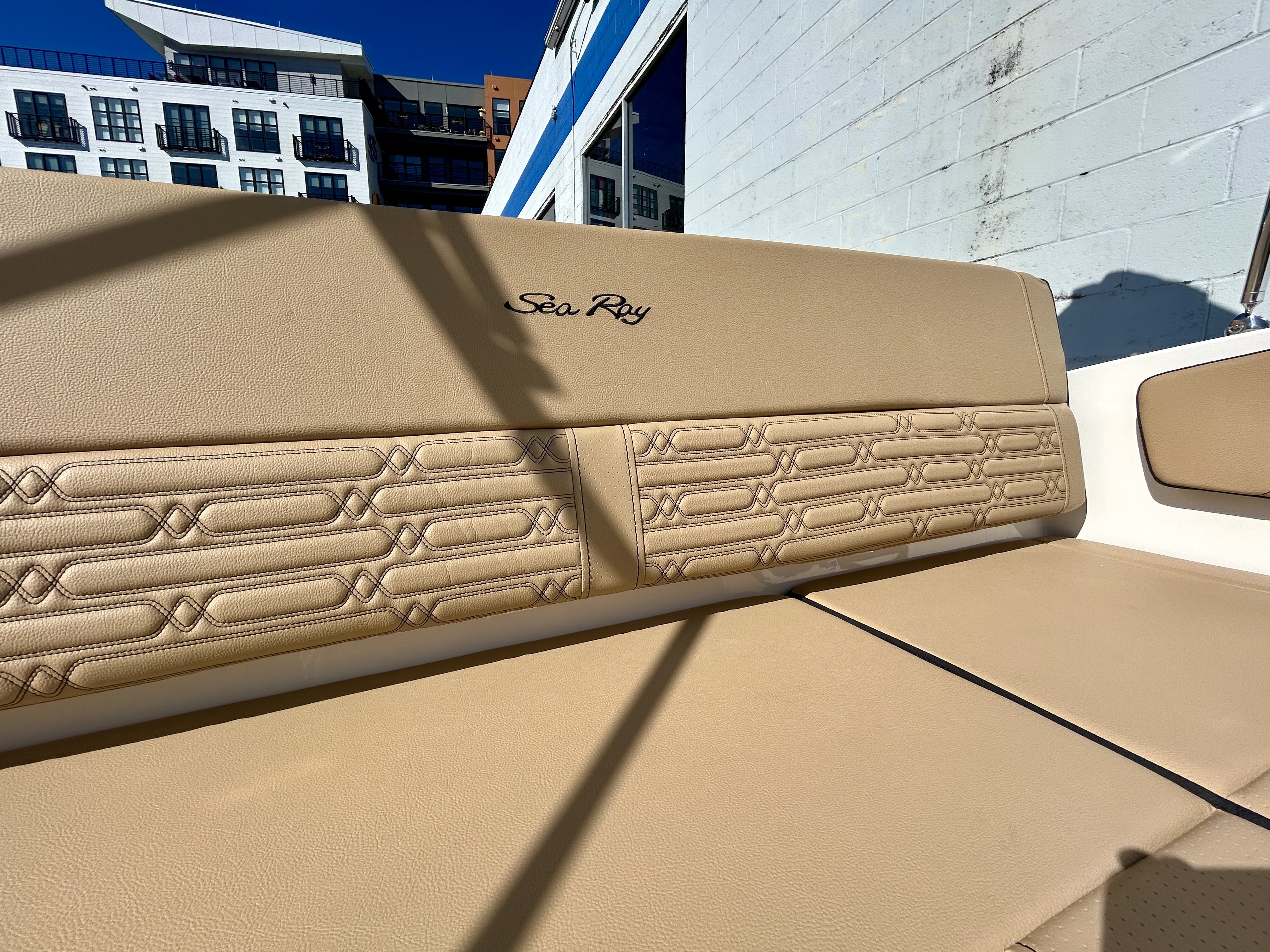 2026 Sea Ray SPX 210 Outboard Image Thumbnail #9