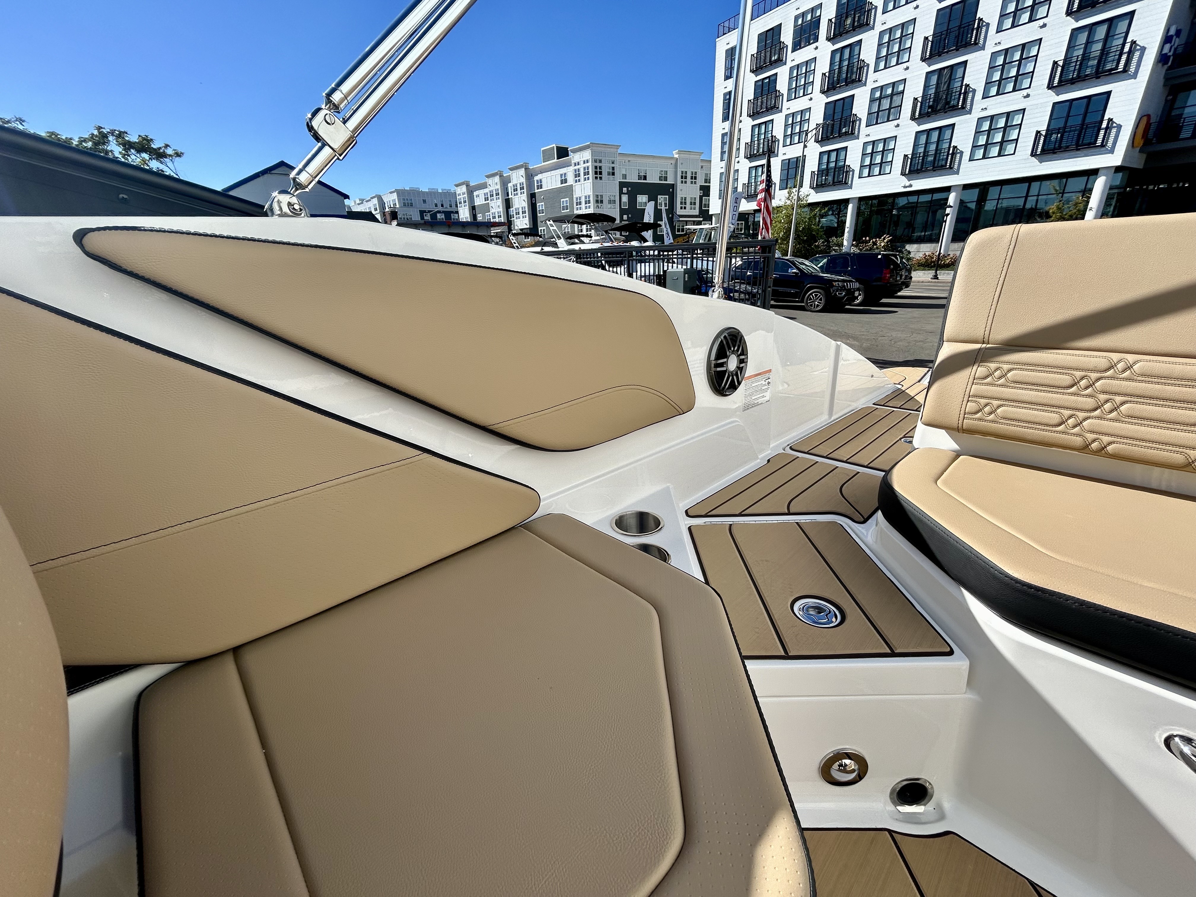 2026 Sea Ray SPX 210 Outboard Image Thumbnail #14