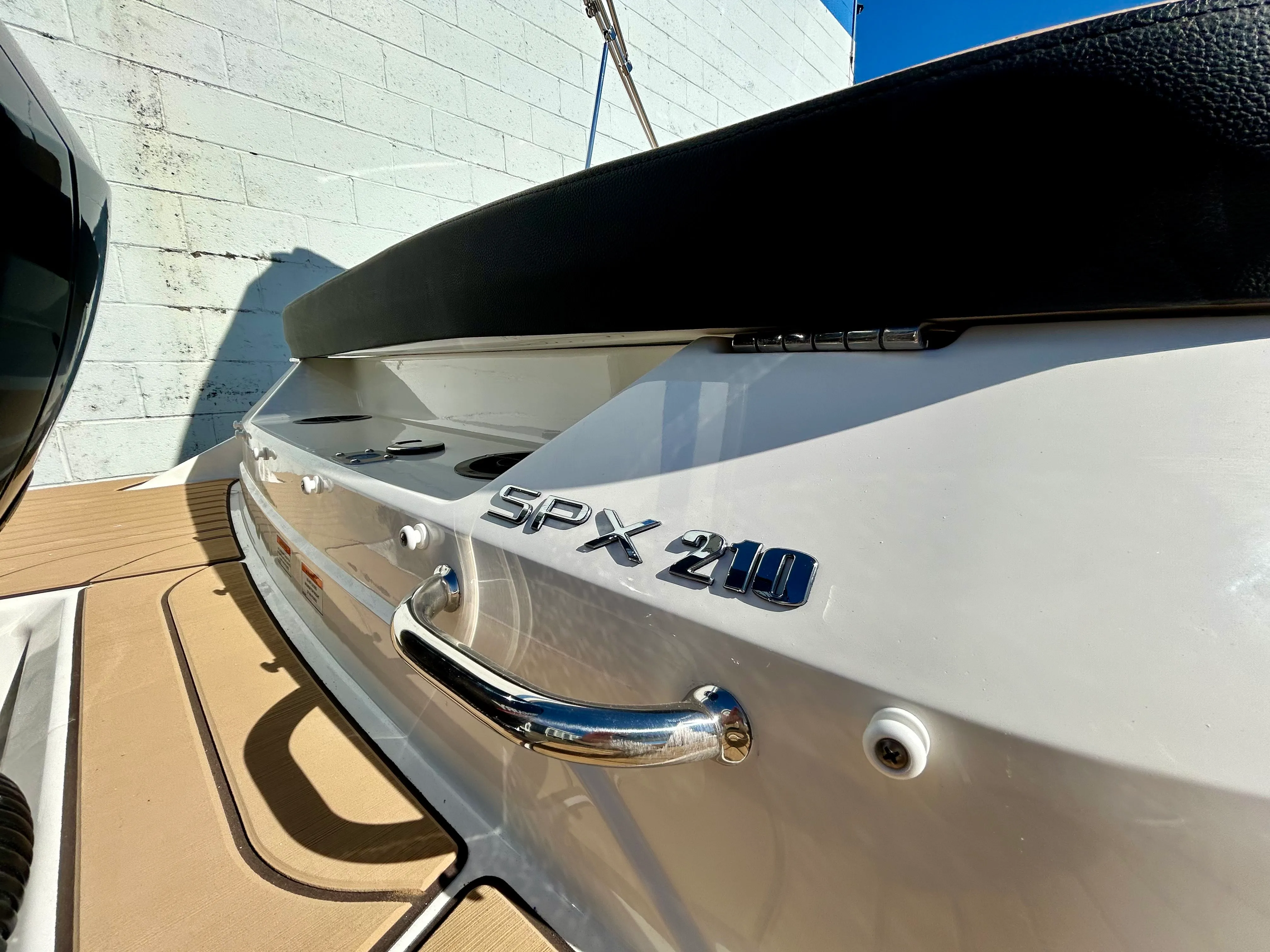 2026 Sea Ray SPX 210 Outboard Image Thumbnail #6