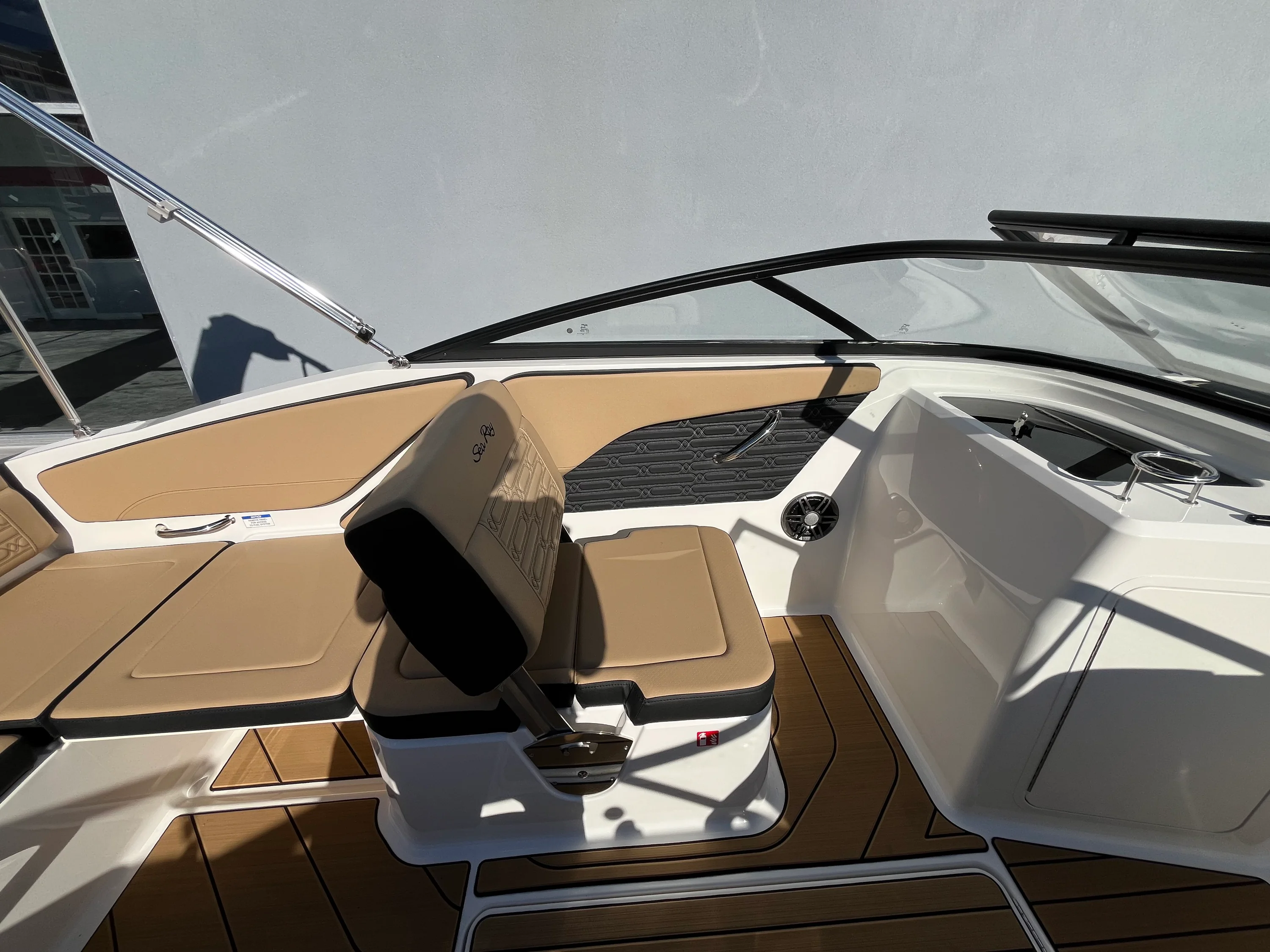 2026 Sea Ray SPX 210 Outboard Image Thumbnail #14