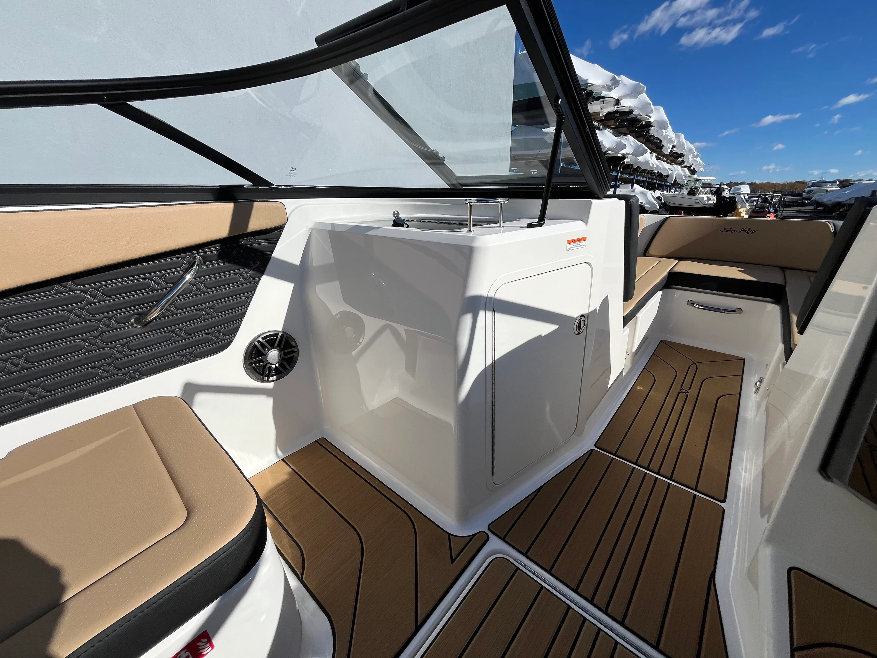 2026 Sea Ray SPX 210 Outboard Image Thumbnail #16