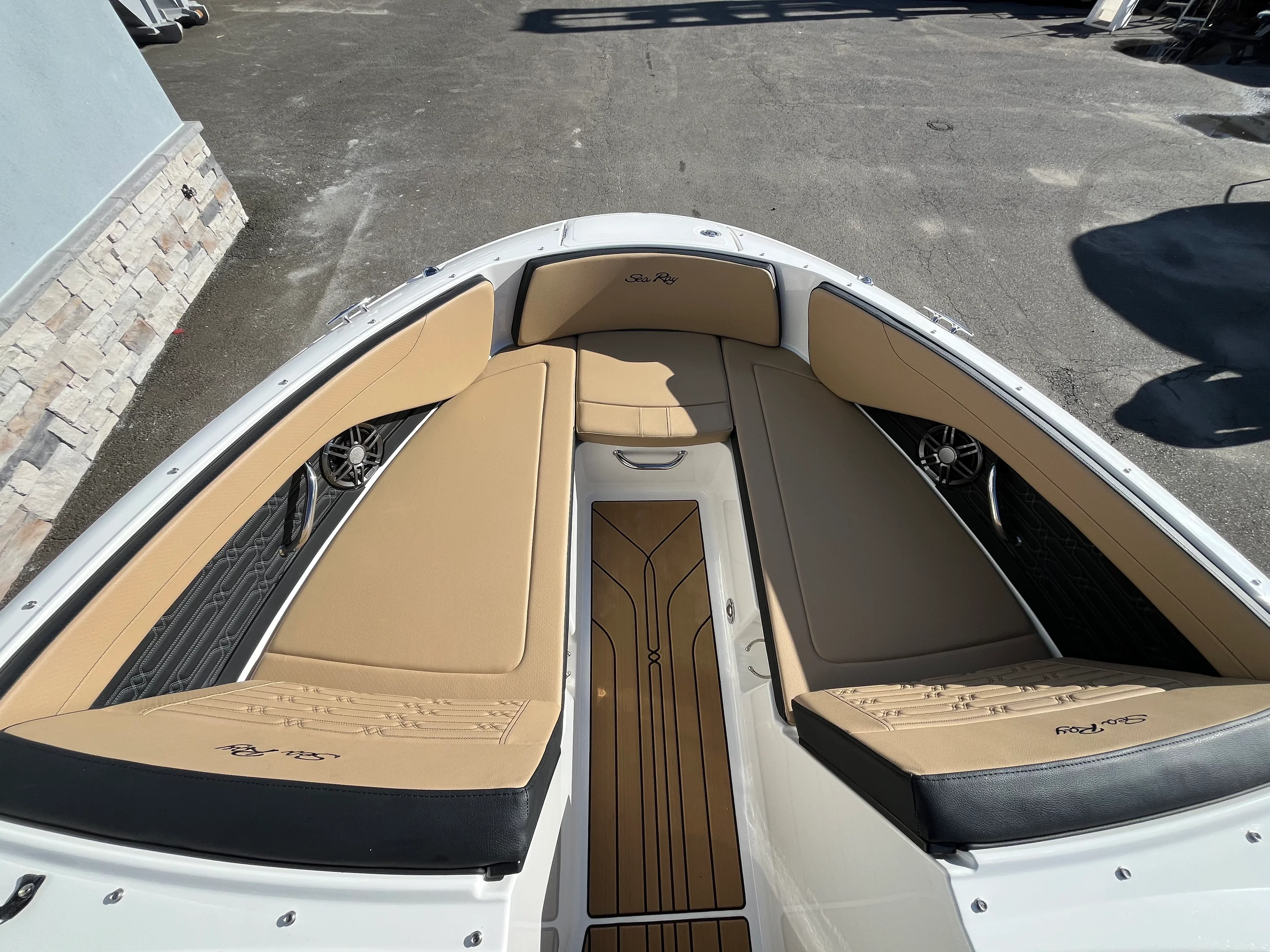 2026 Sea Ray SPX 210 Outboard Image Thumbnail #20