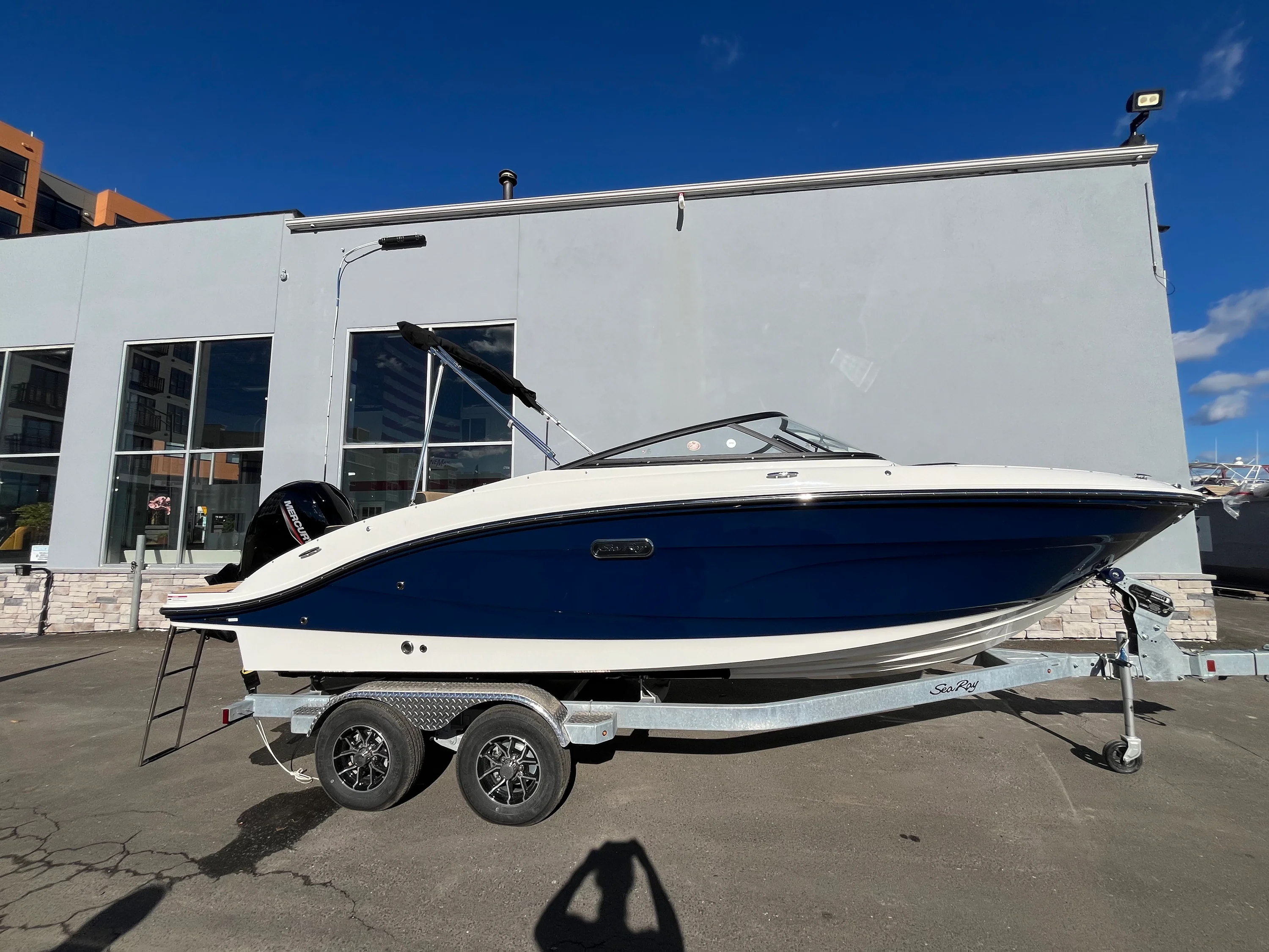 2026 Sea Ray SPX 210 Outboard Image Thumbnail #1