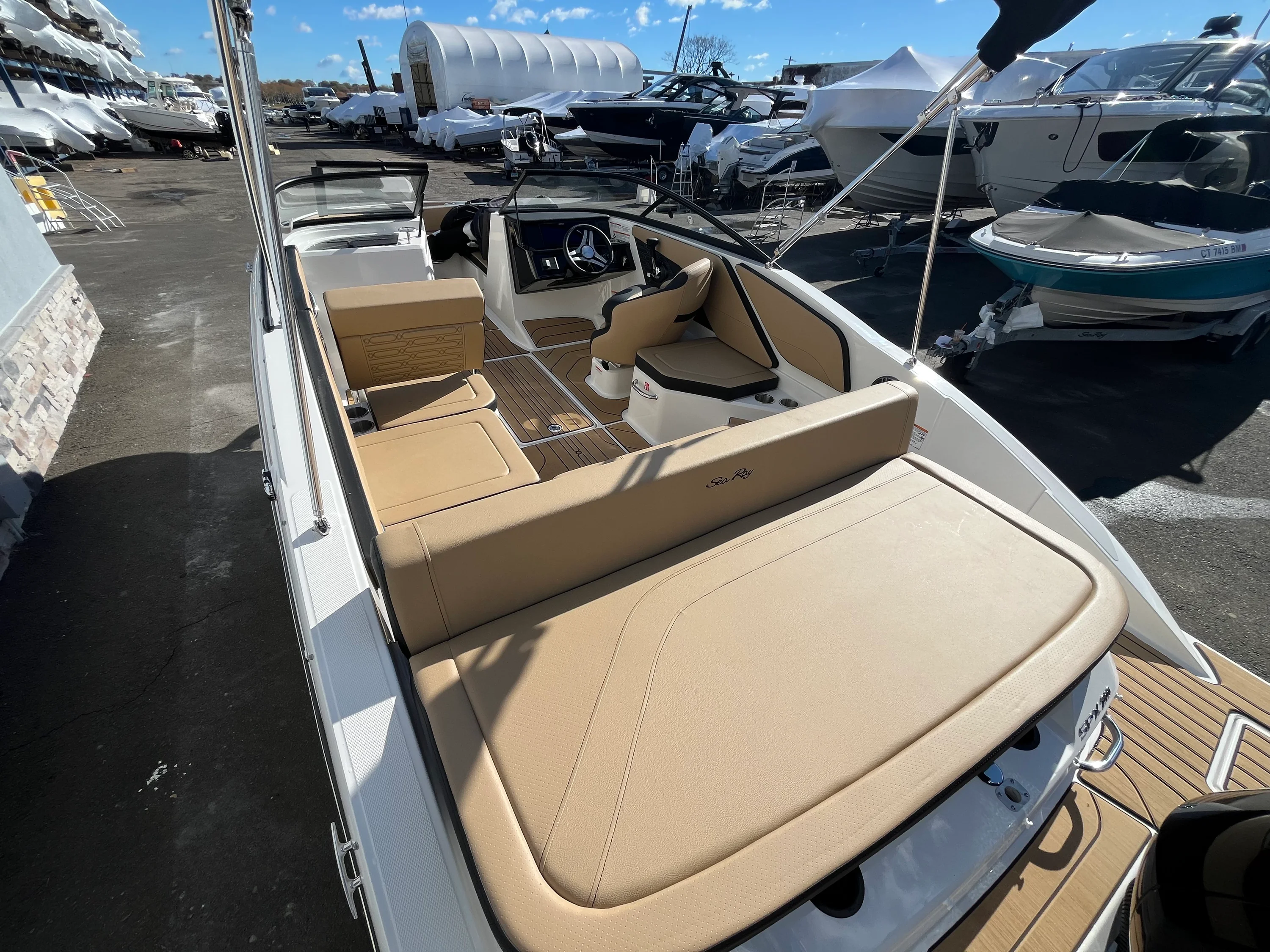 2026 Sea Ray SPX 210 Outboard Image Thumbnail #8