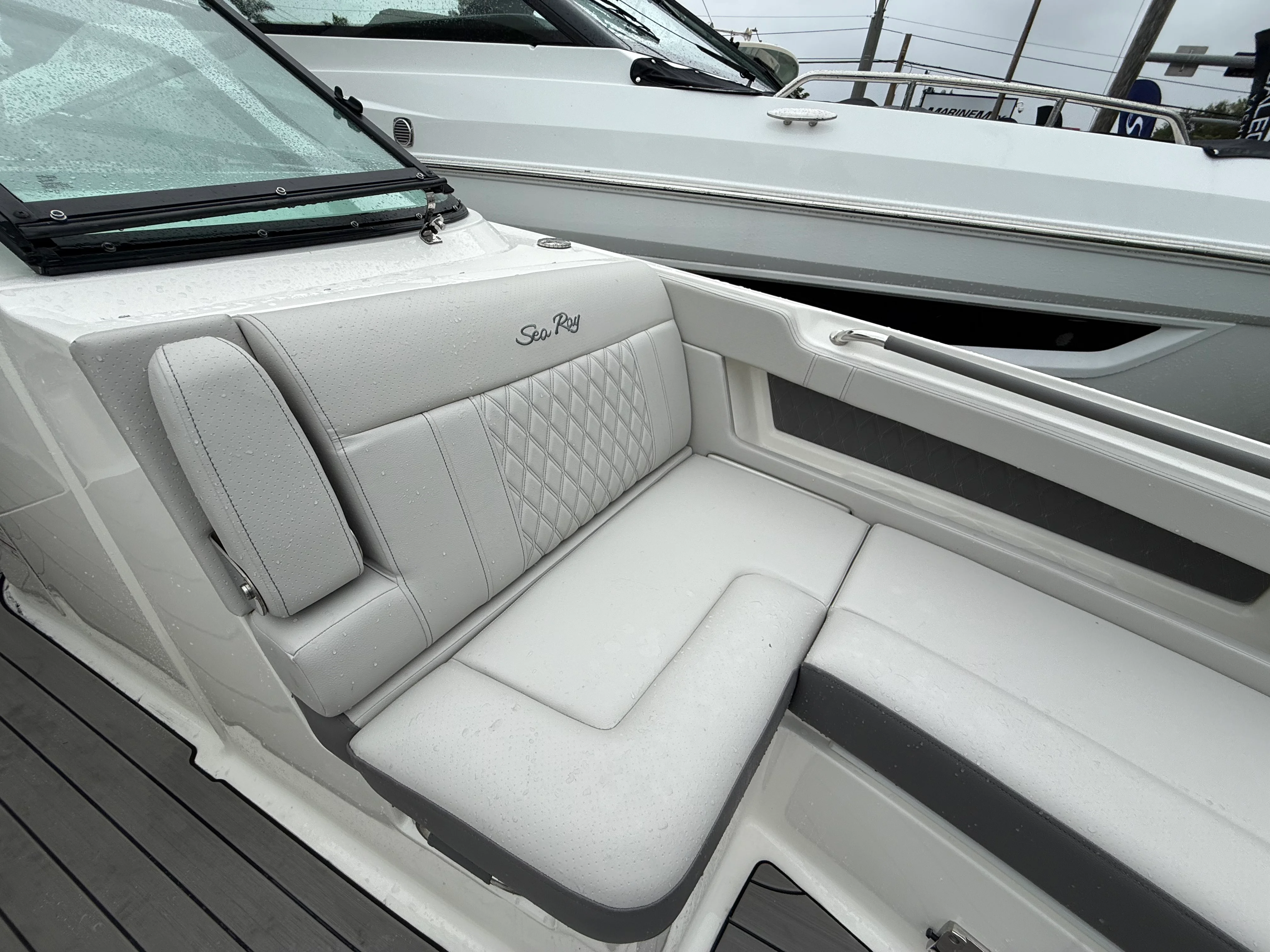 2026 Sea Ray SLX 310 Outboard Image Thumbnail #29