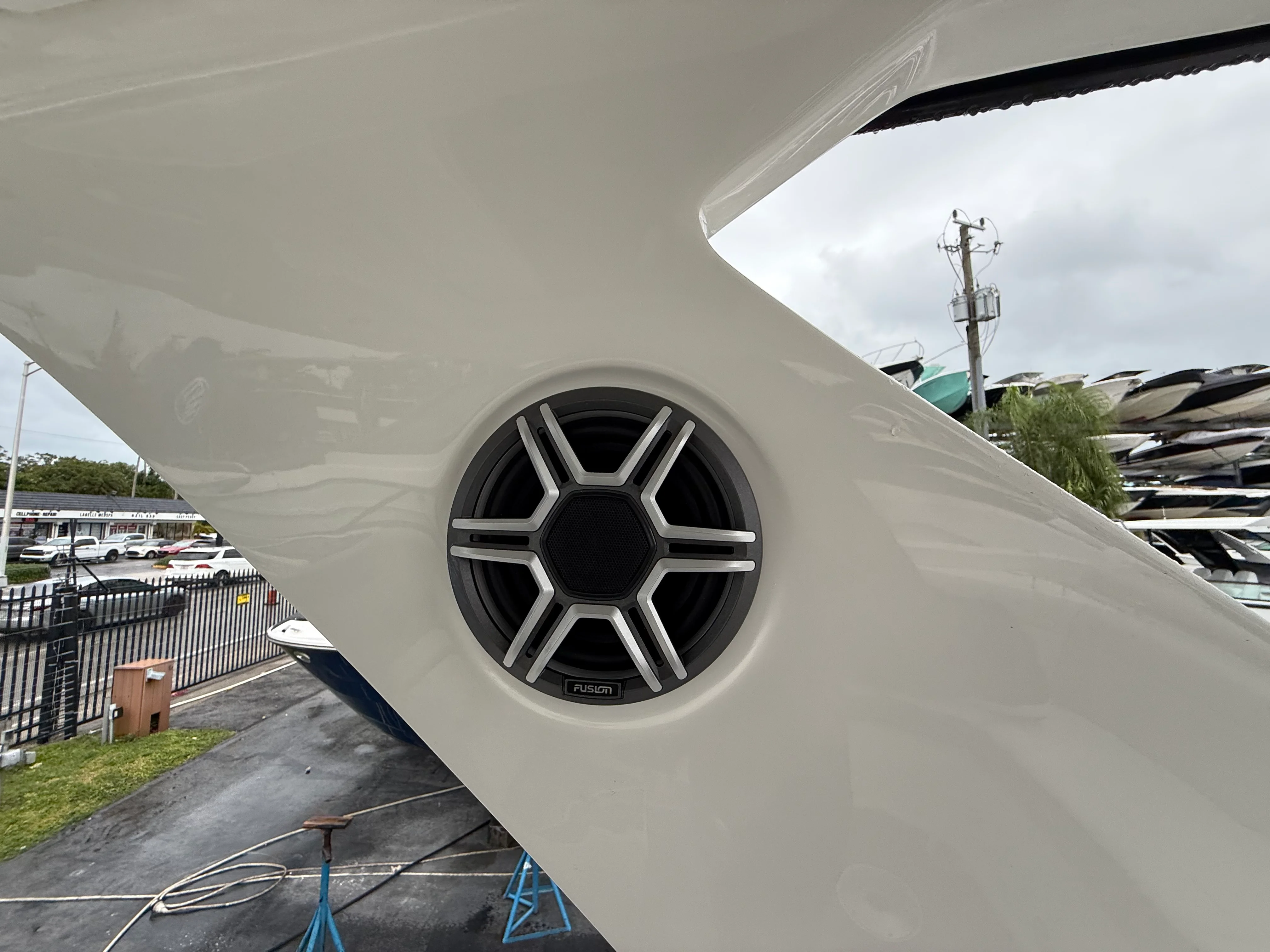 2026 Sea Ray SLX 310 Outboard Image Thumbnail #40