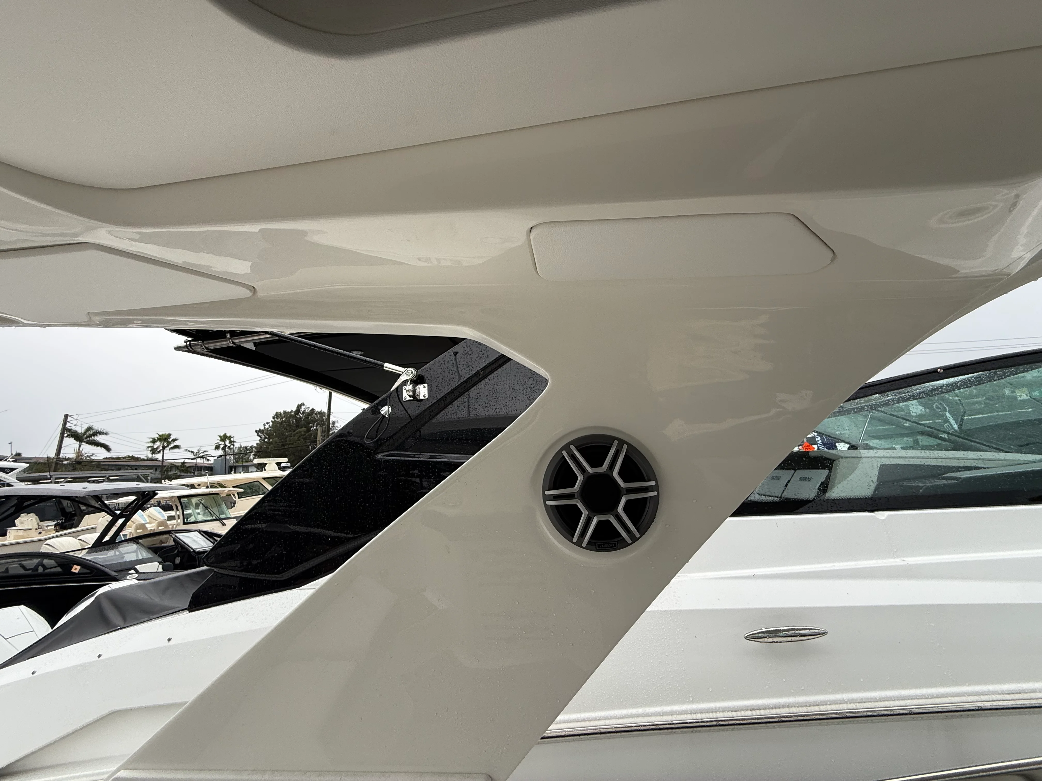 2026 Sea Ray SLX 310 Outboard Image Thumbnail #36