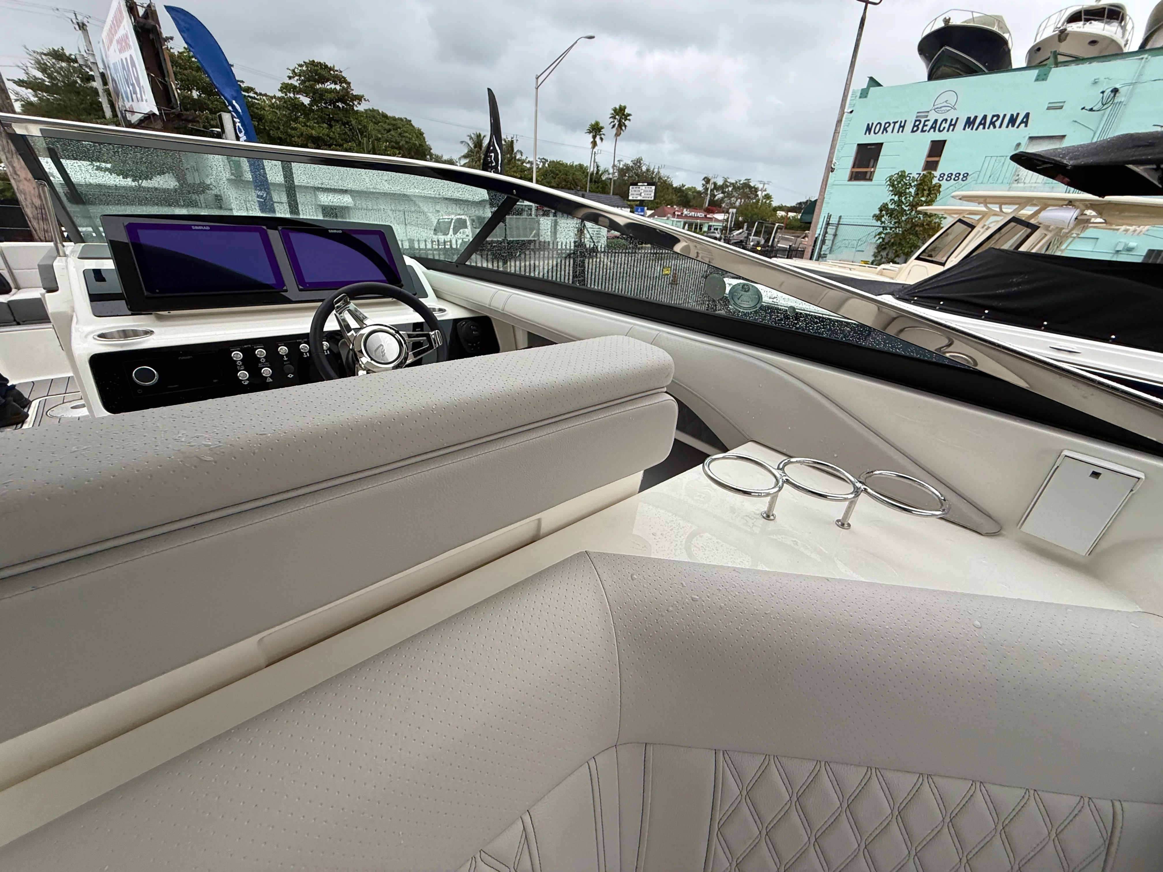 2026 Sea Ray SLX 310 Outboard Image Thumbnail #11