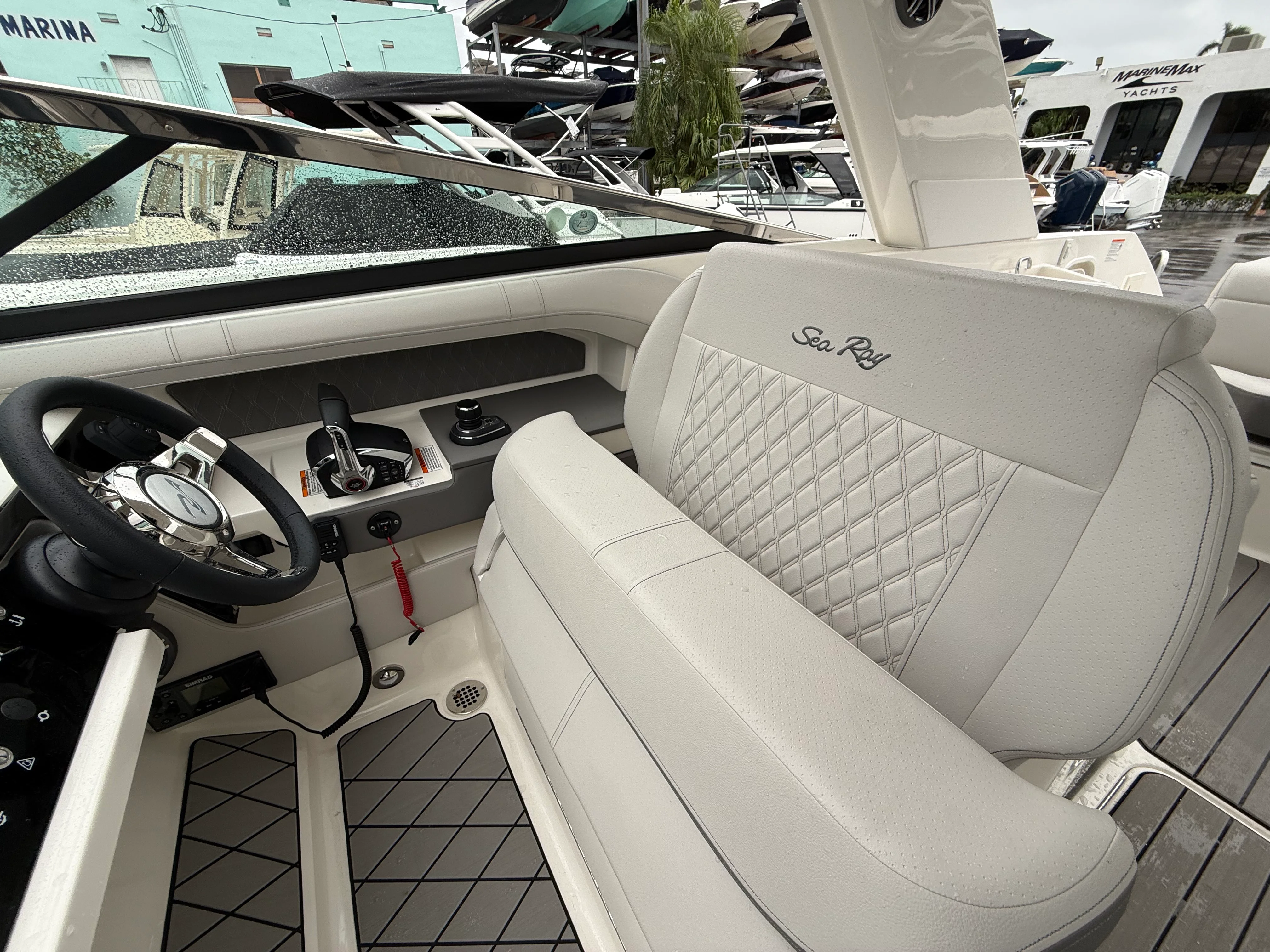 2026 Sea Ray SLX 310 Outboard Image Thumbnail #15