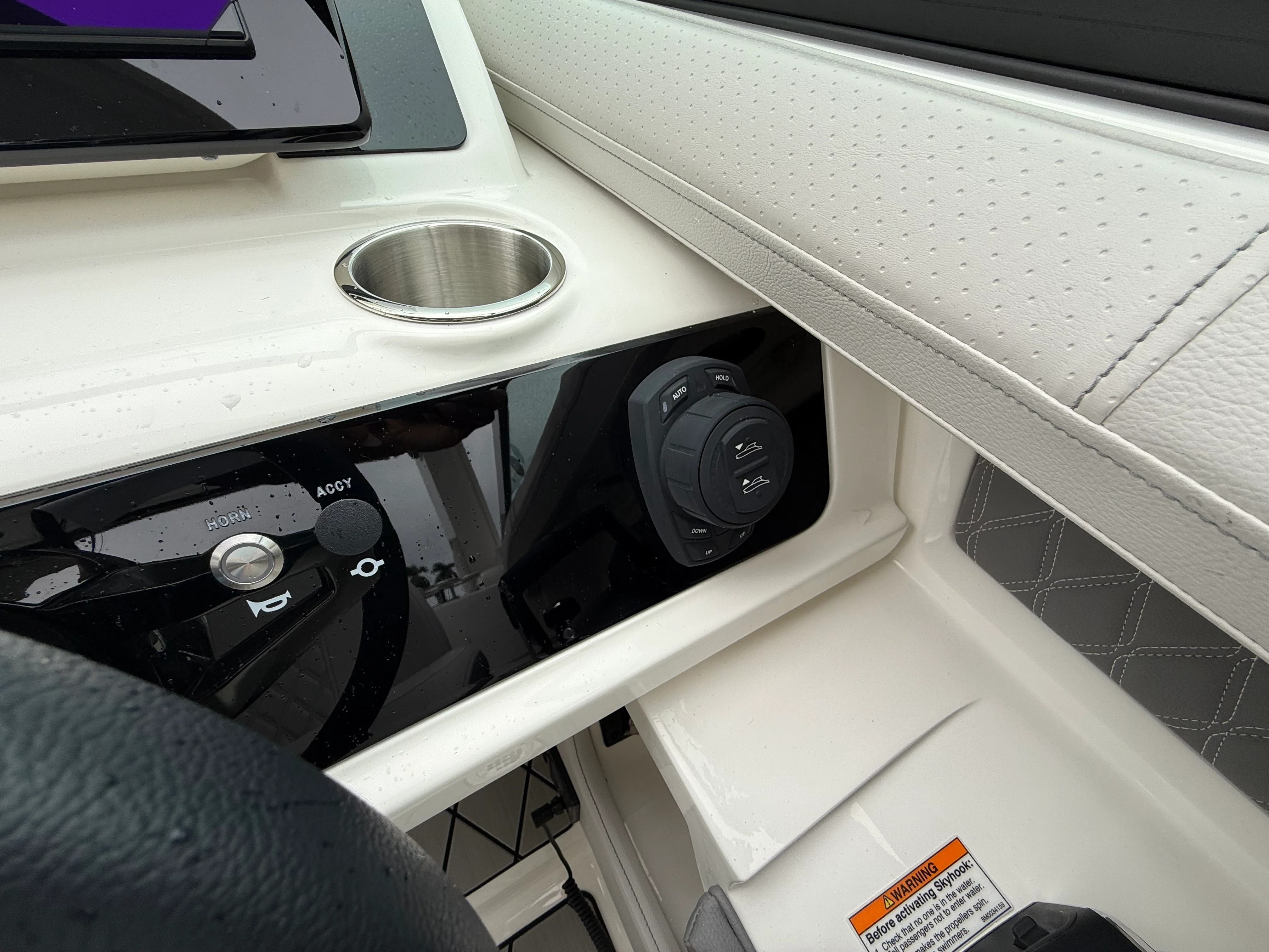 2026 Sea Ray SLX 310 Outboard Image Thumbnail #20