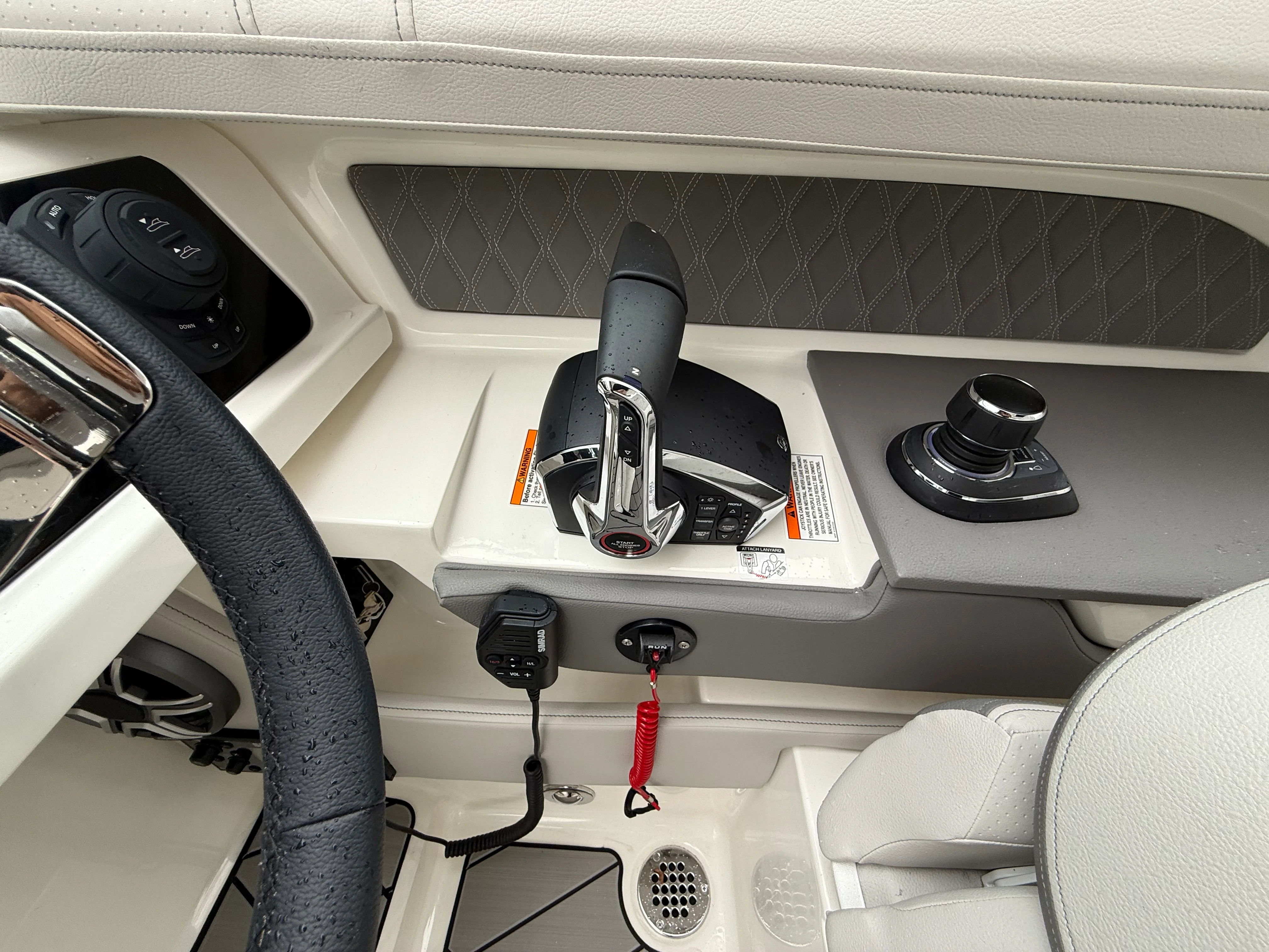 2026 Sea Ray SLX 310 Outboard Image Thumbnail #19