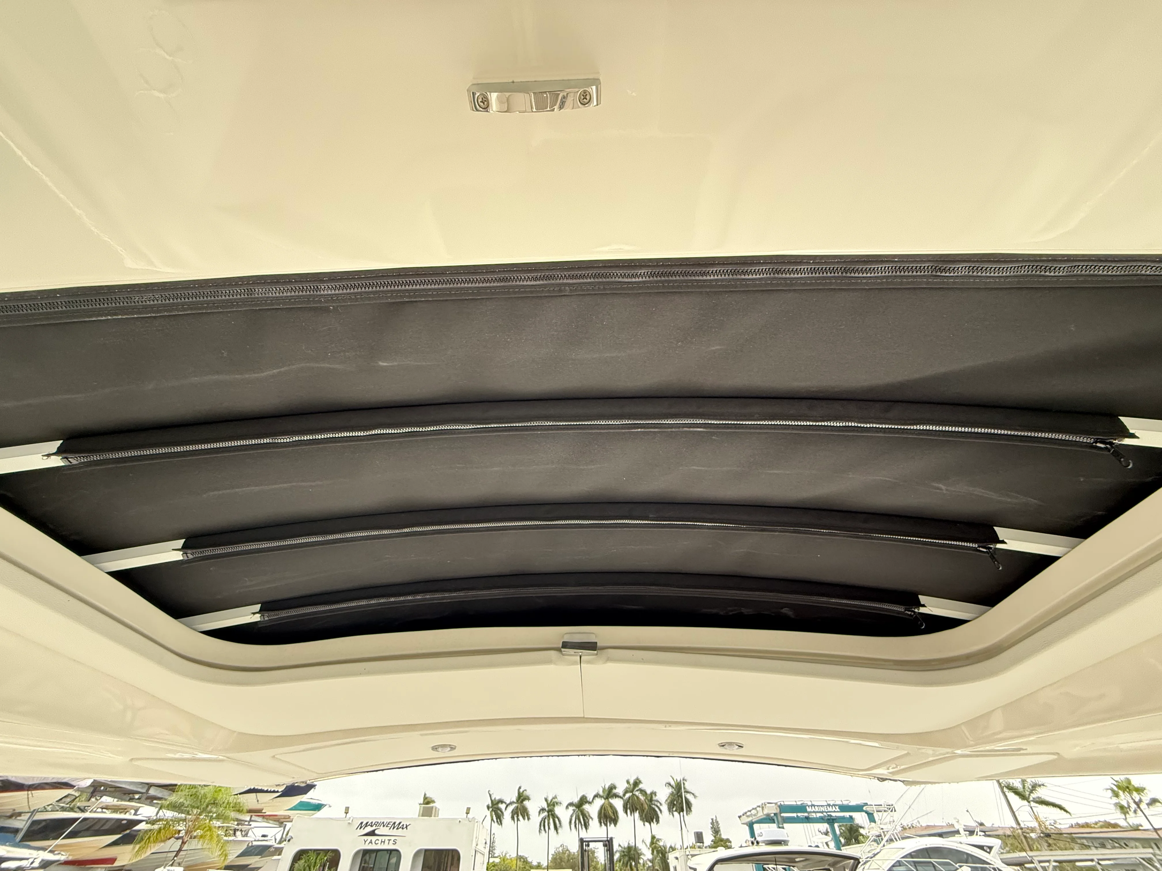 2026 Sea Ray SLX 310 Outboard Image Thumbnail #35