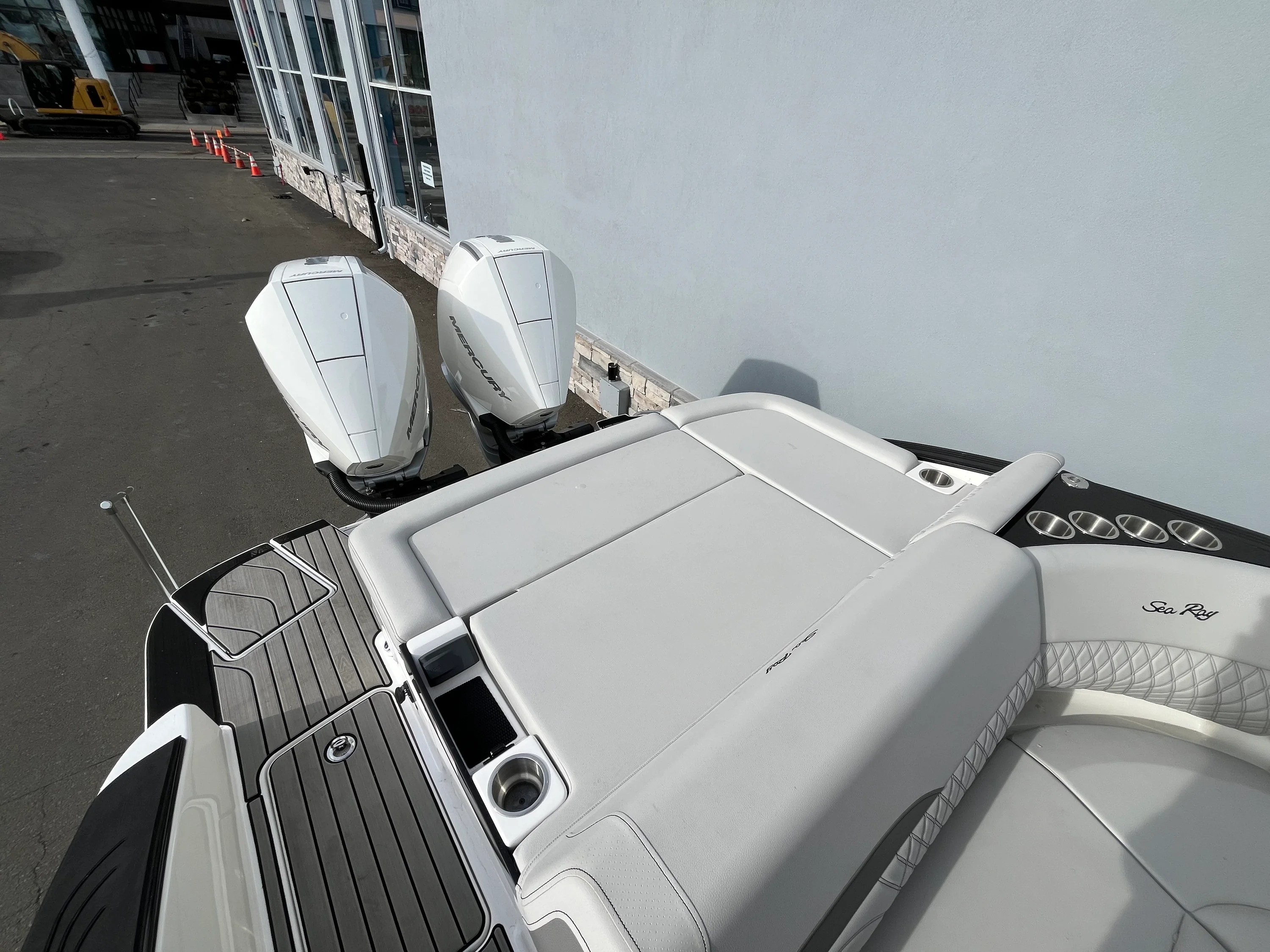 2026 Sea Ray SLX 280 Outboard Image Thumbnail #3