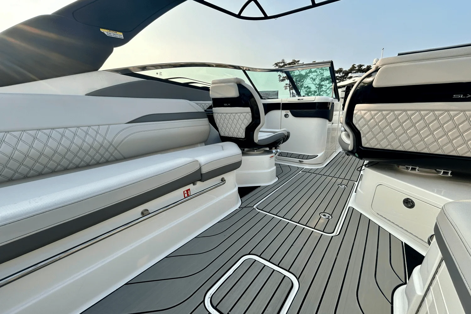 2026 Sea Ray SLX 280 Outboard Image Thumbnail #14