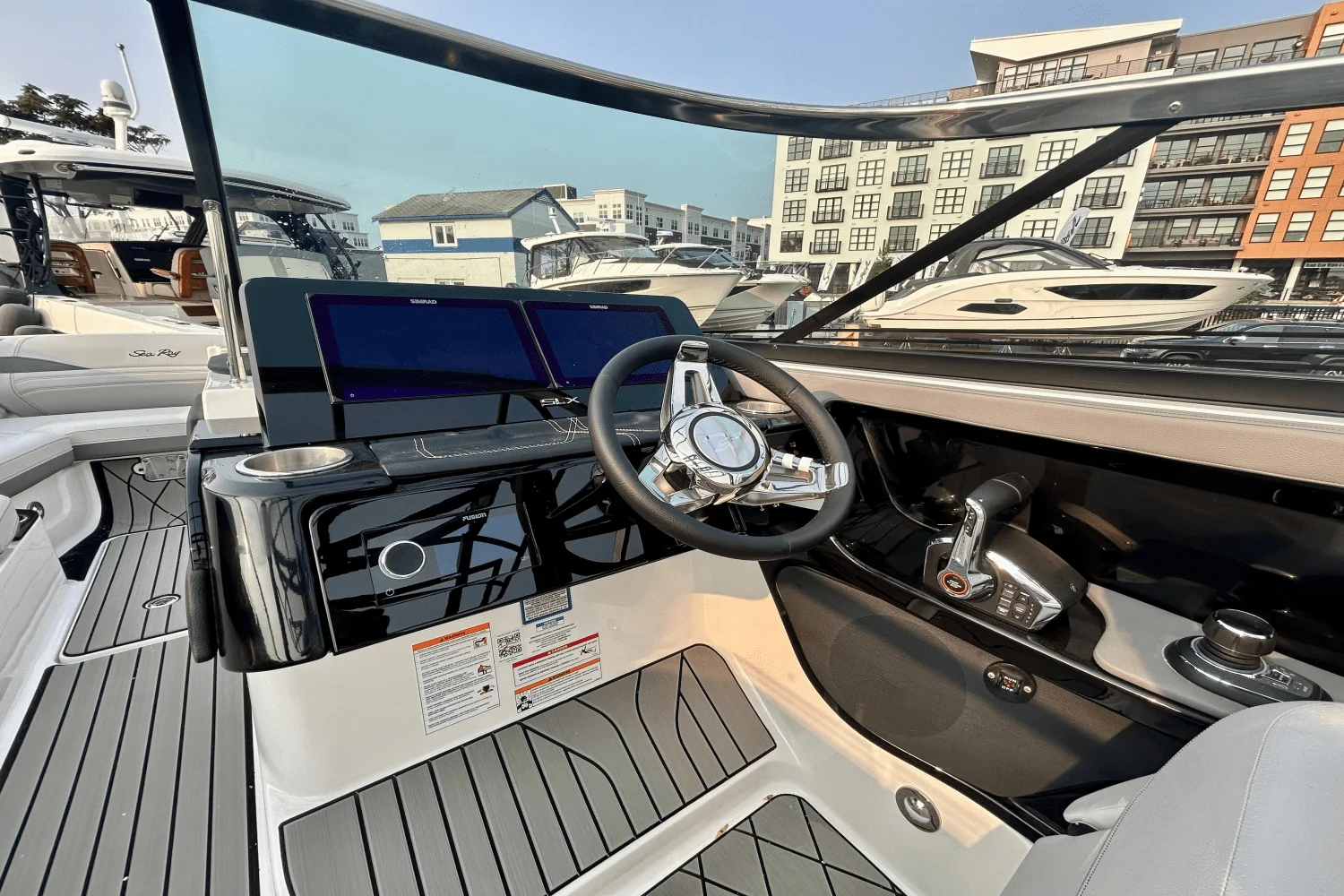 2026 Sea Ray SLX 280 Outboard Image Thumbnail #17