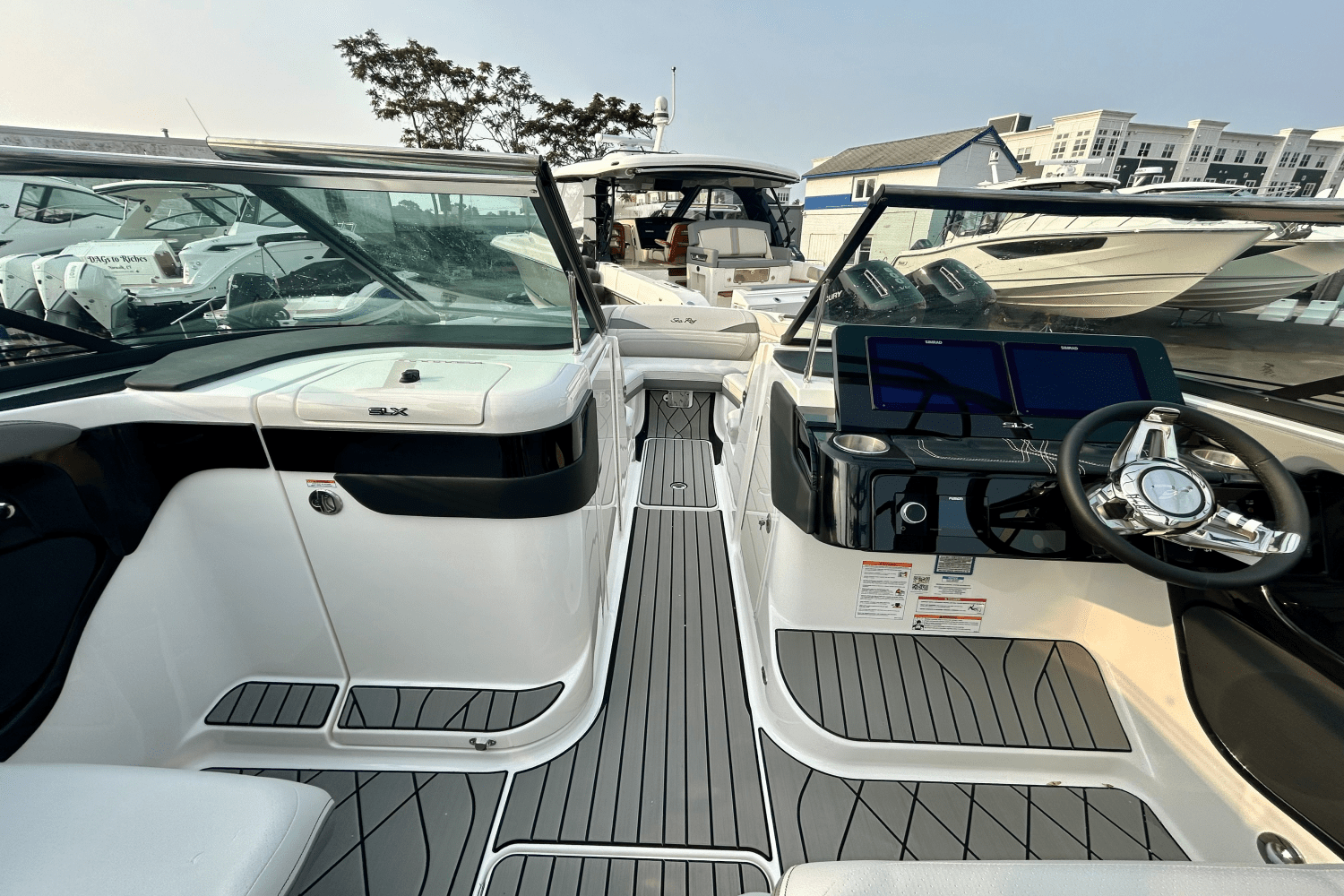 2026 Sea Ray SLX 280 Outboard Image Thumbnail #16