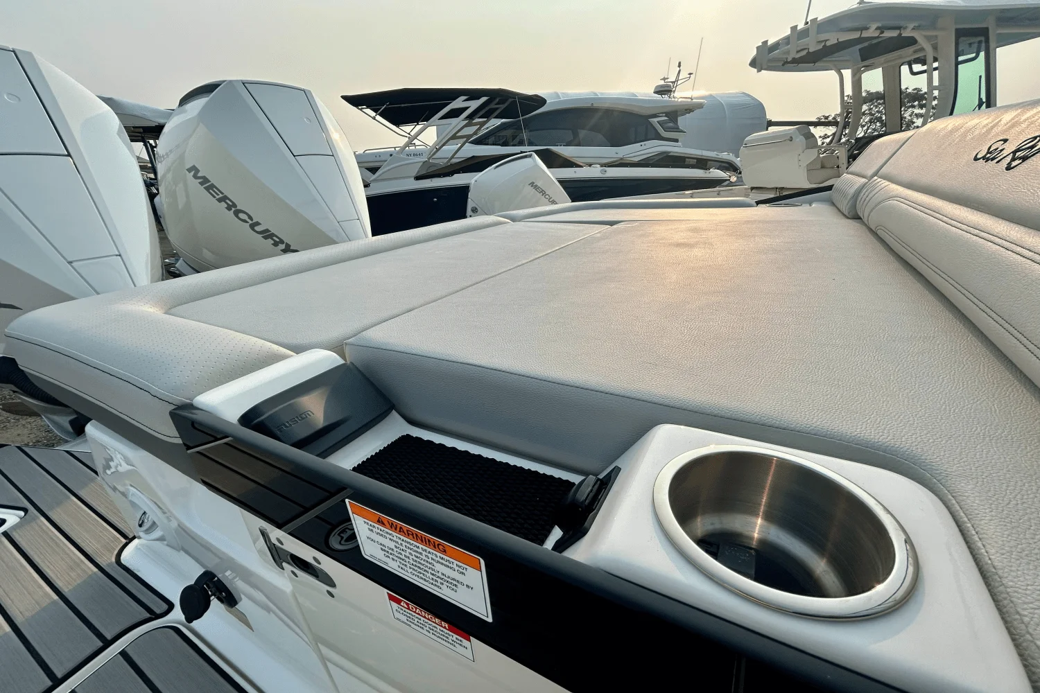 2026 Sea Ray SLX 280 Outboard Image Thumbnail #9