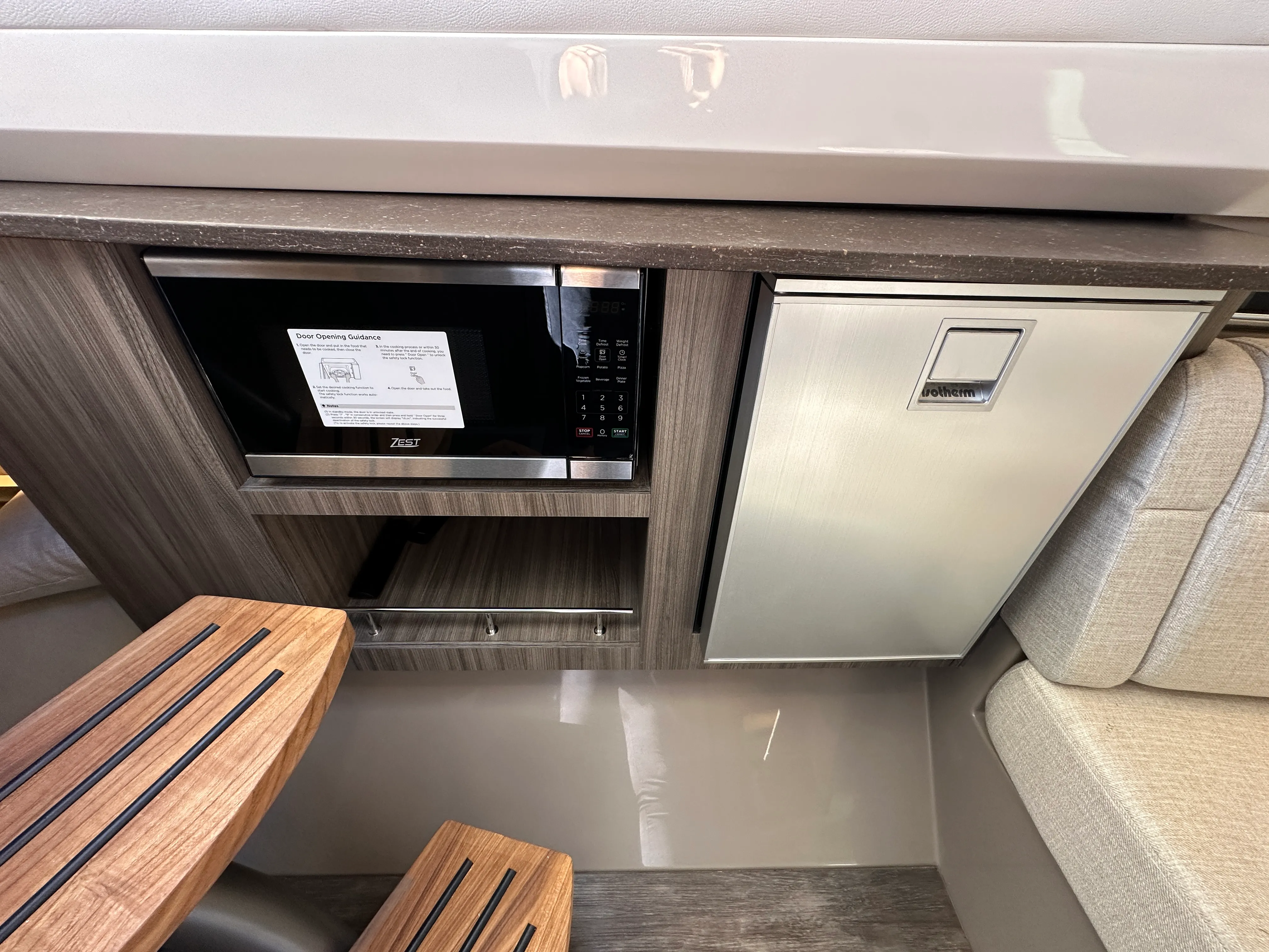 2026 Sea Ray SLX 400 Image Thumbnail #23