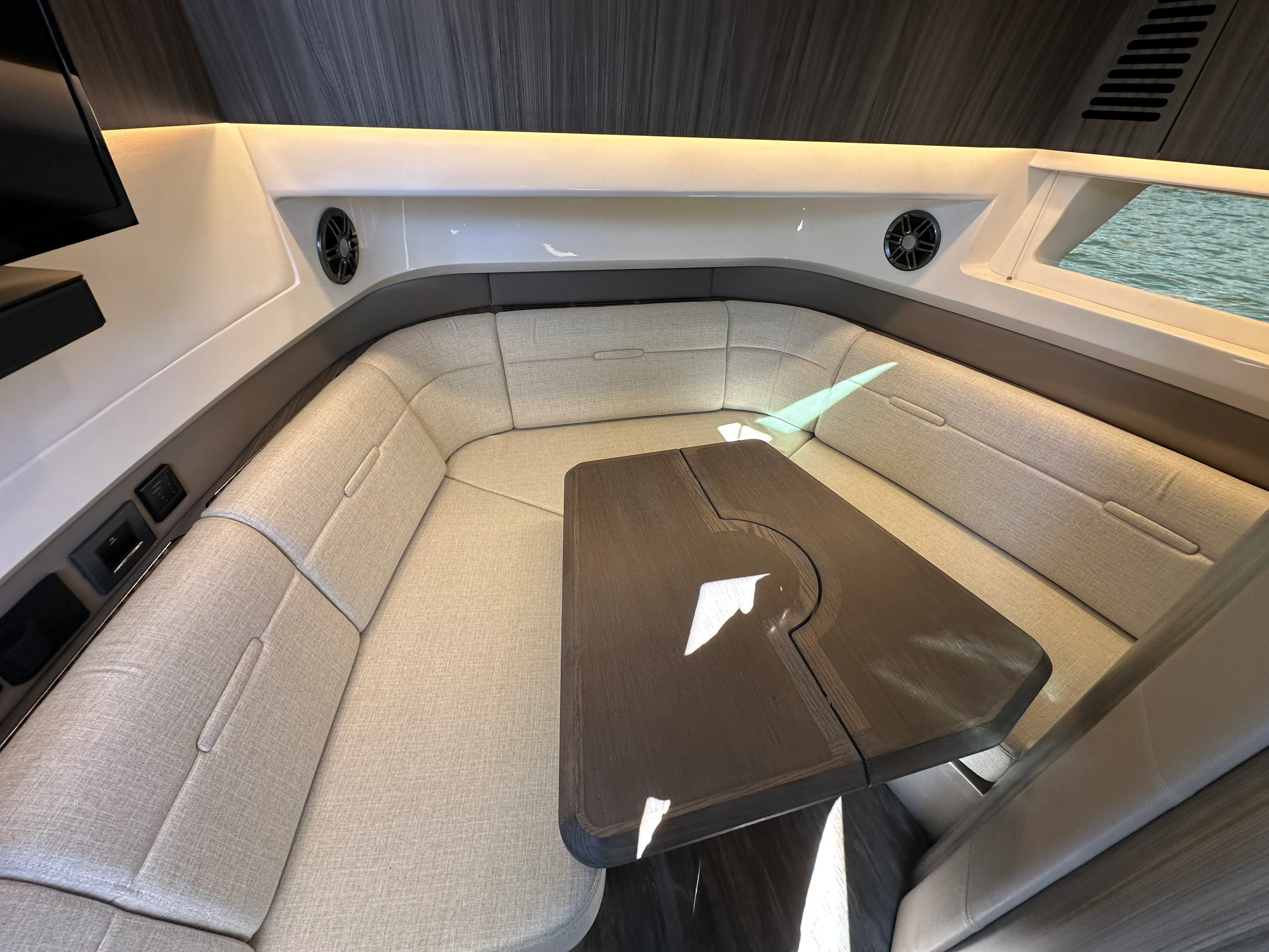 2026 Sea Ray SLX 400 Image Thumbnail #19