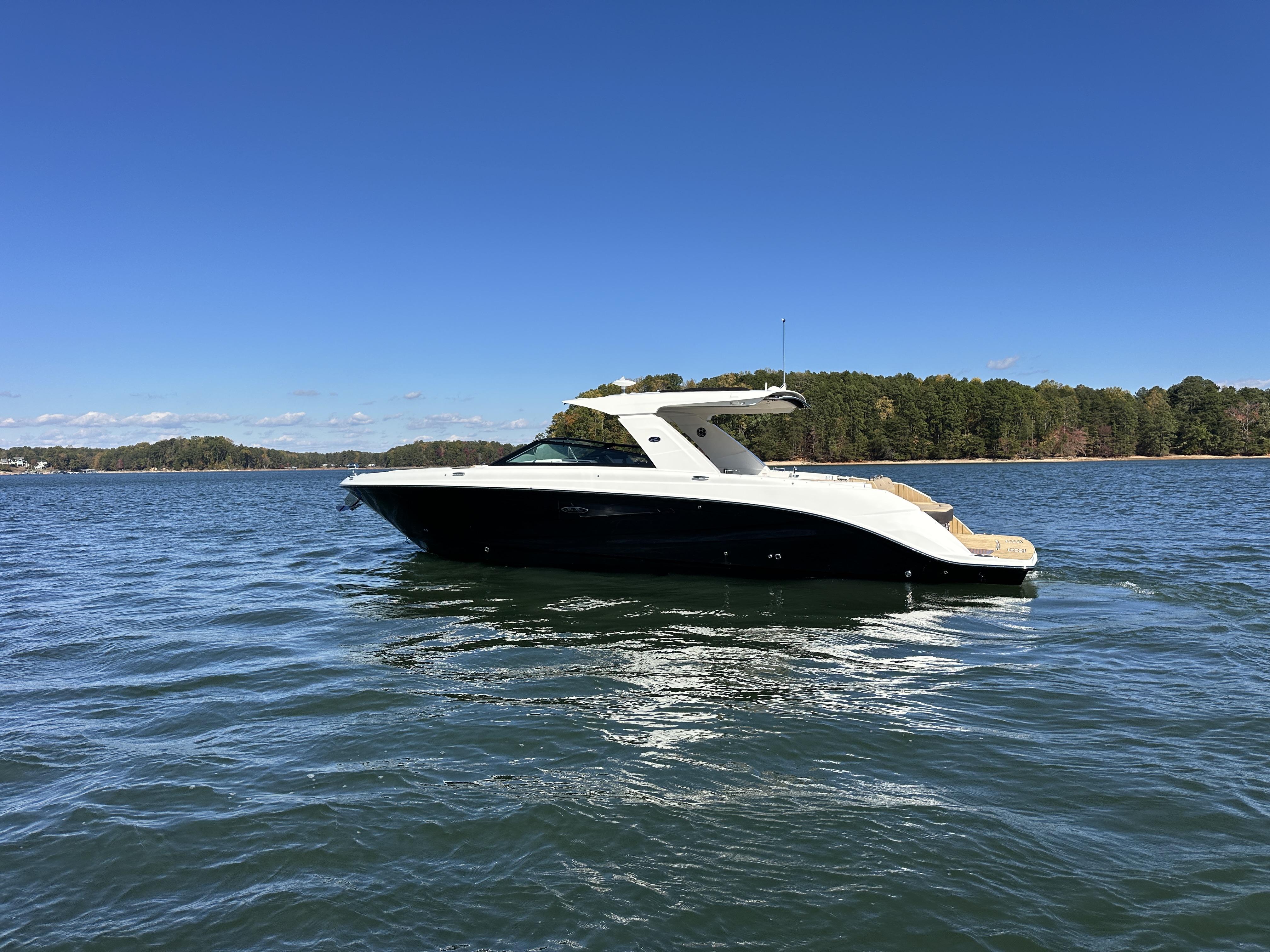 2026 Sea Ray SLX 400 Image Thumbnail #2