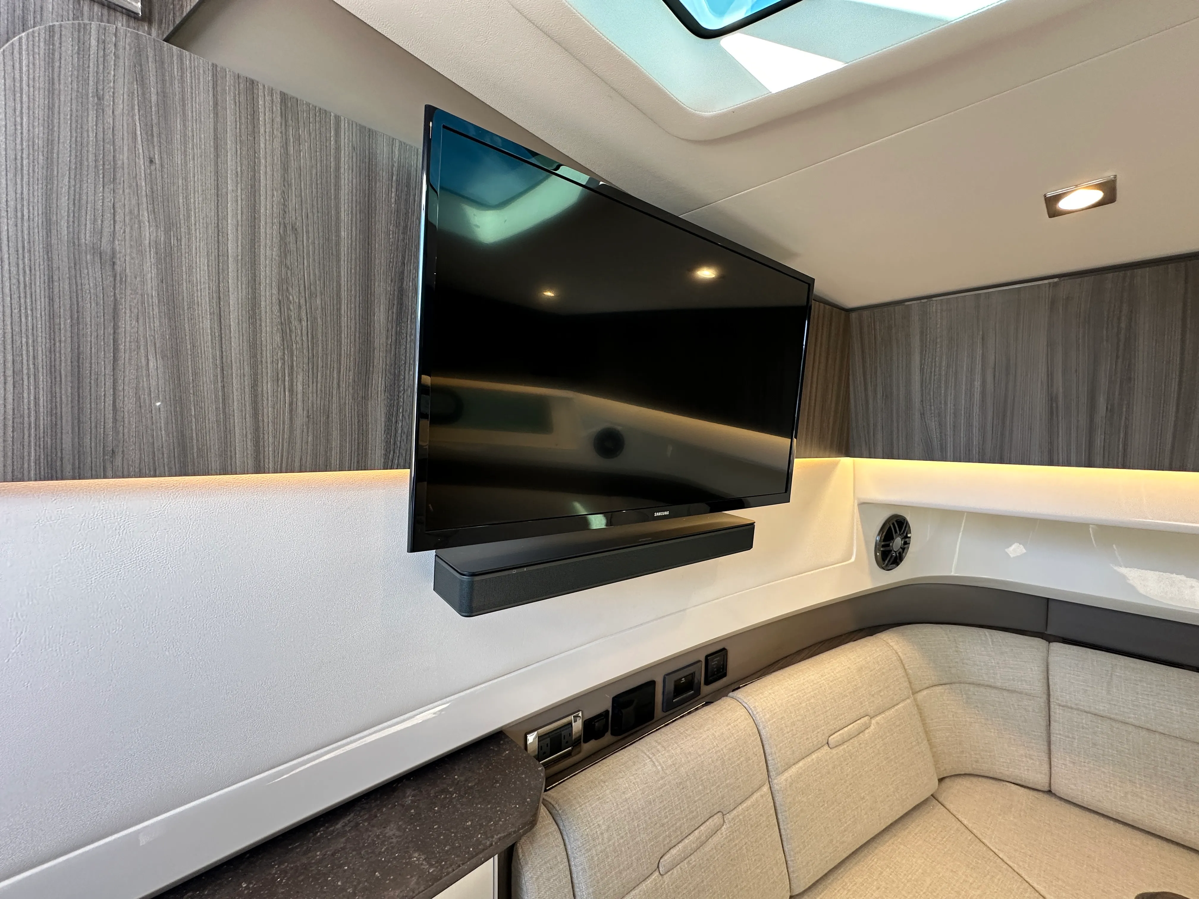 2026 Sea Ray SLX 400 Image Thumbnail #22