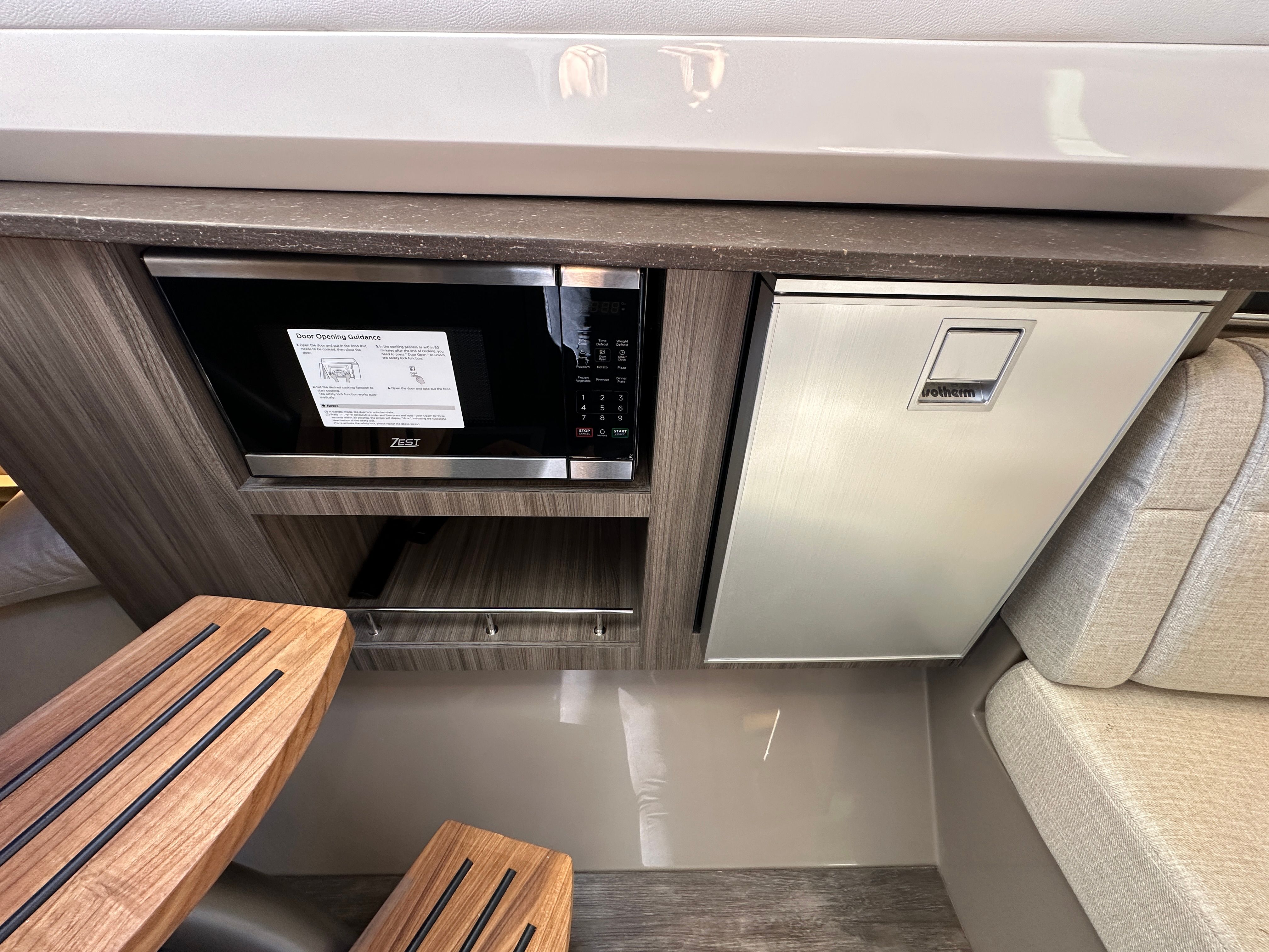 2026 Sea Ray SLX 400 Image Thumbnail #23