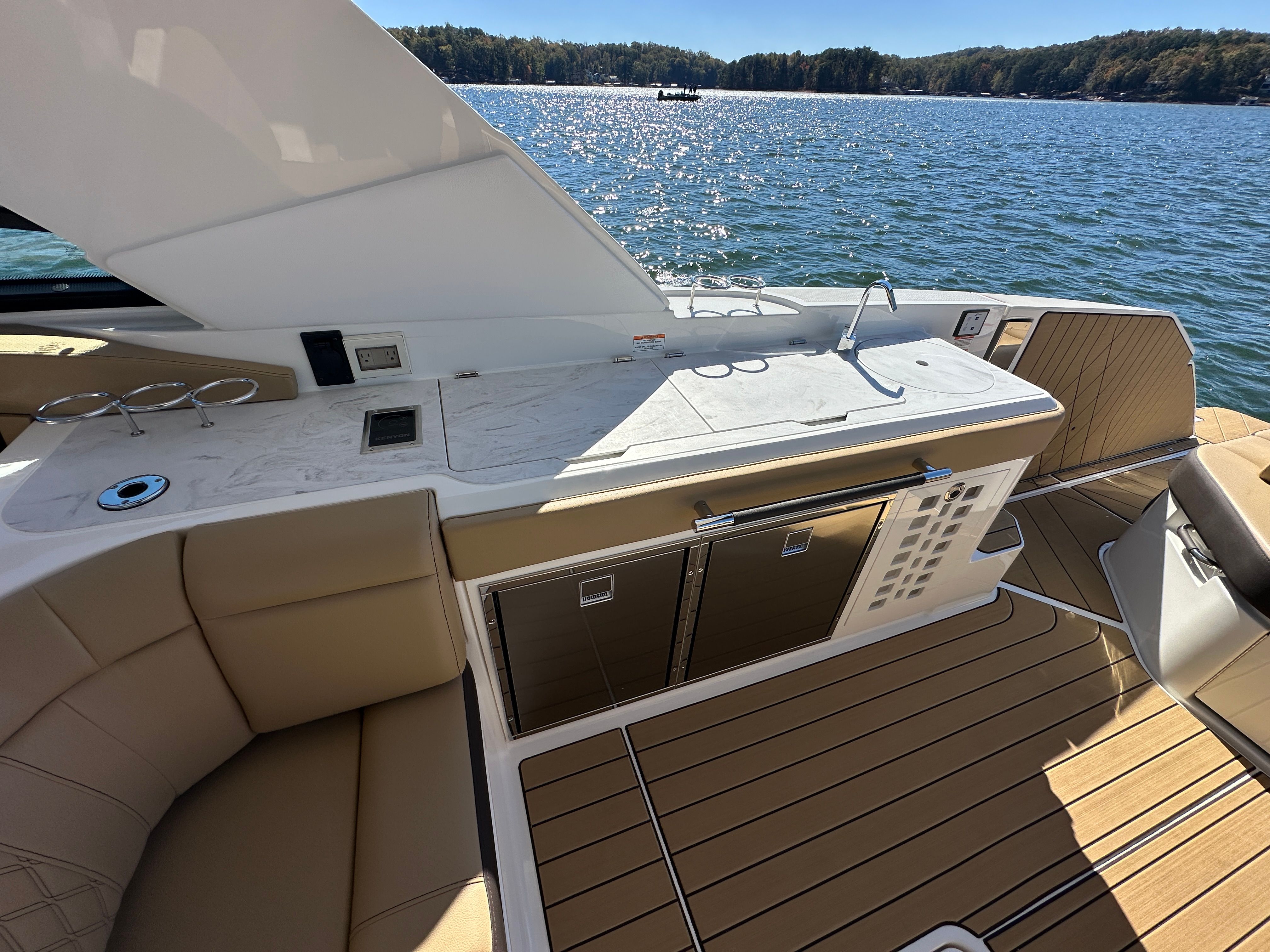 2026 Sea Ray SLX 400 Image Thumbnail #31