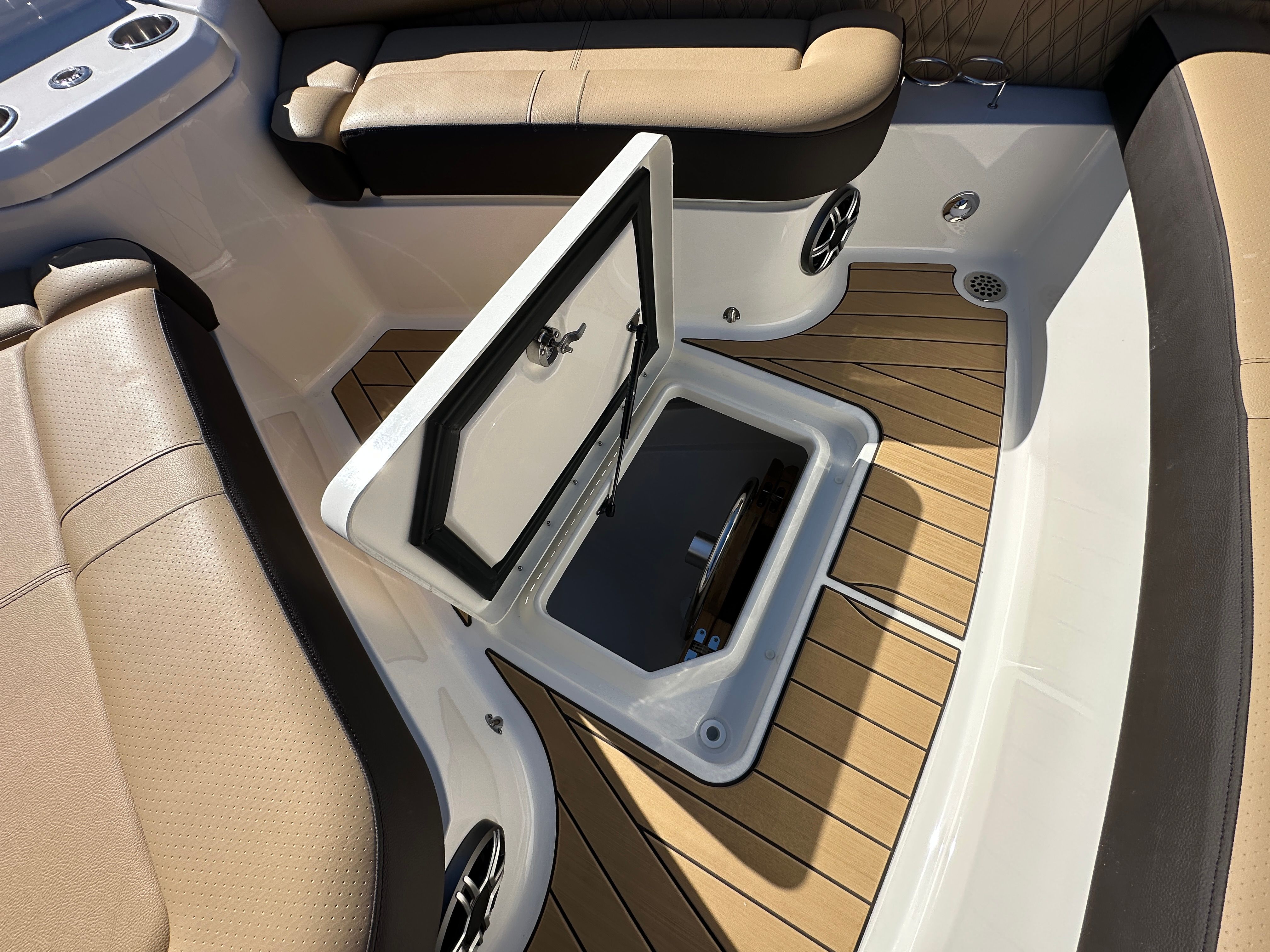 2026 Sea Ray SLX 400 Image Thumbnail #13