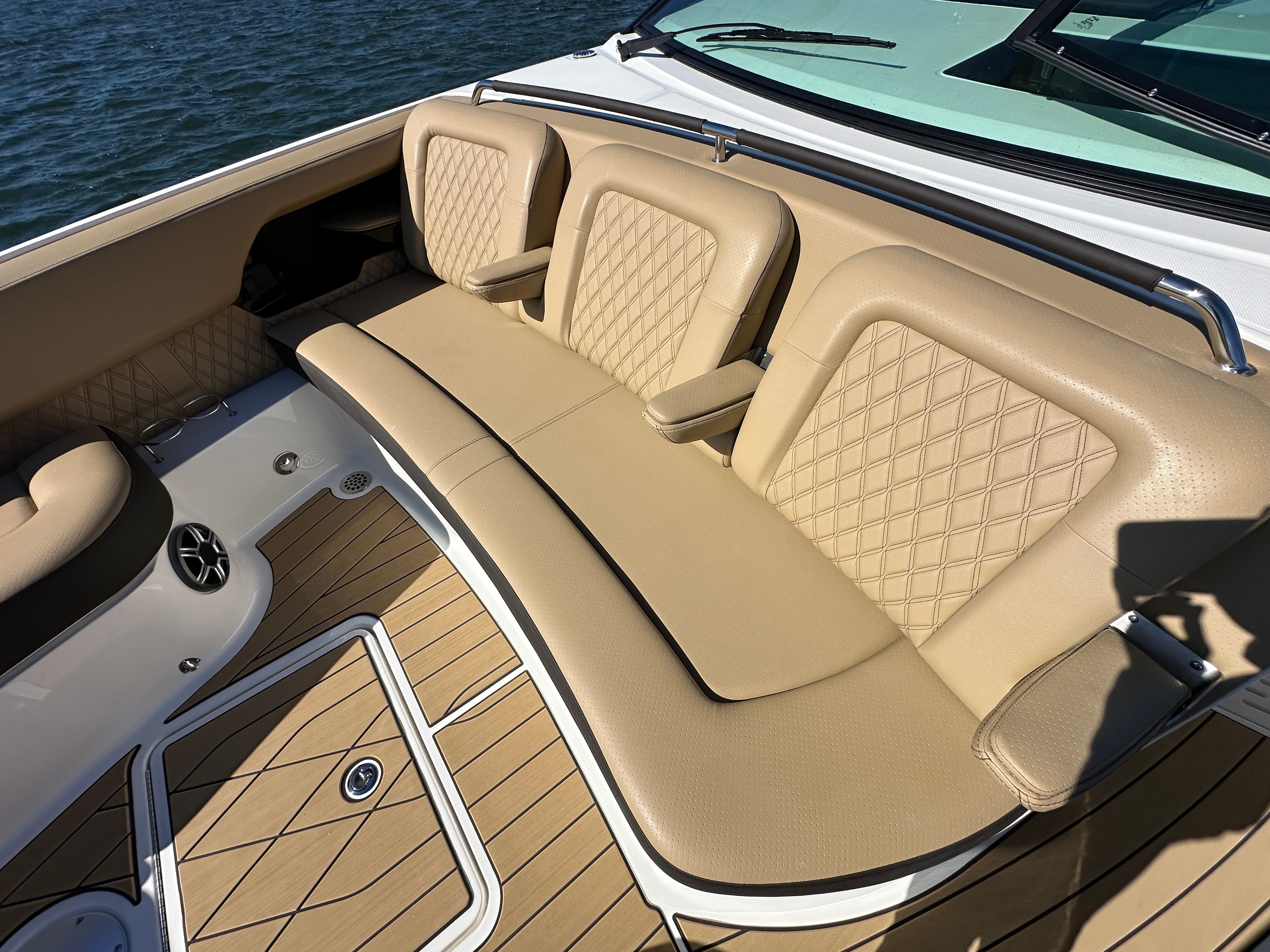 2026 Sea Ray SLX 400 Image Thumbnail #12