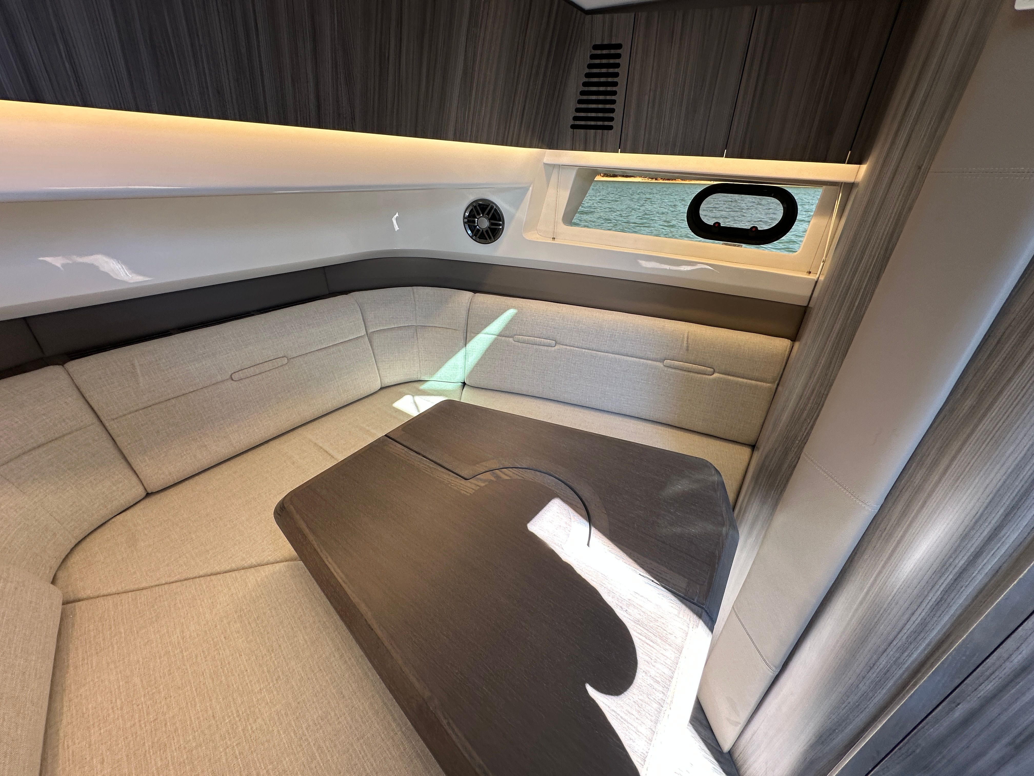 2026 Sea Ray SLX 400 Image Thumbnail #20