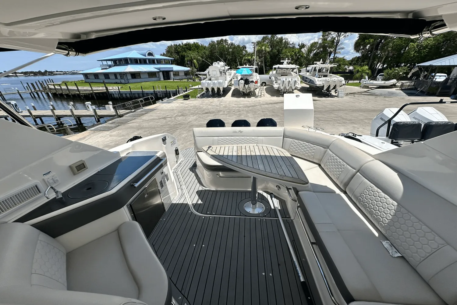 2021 Sea Ray 320 DA-OB Image Thumbnail #30