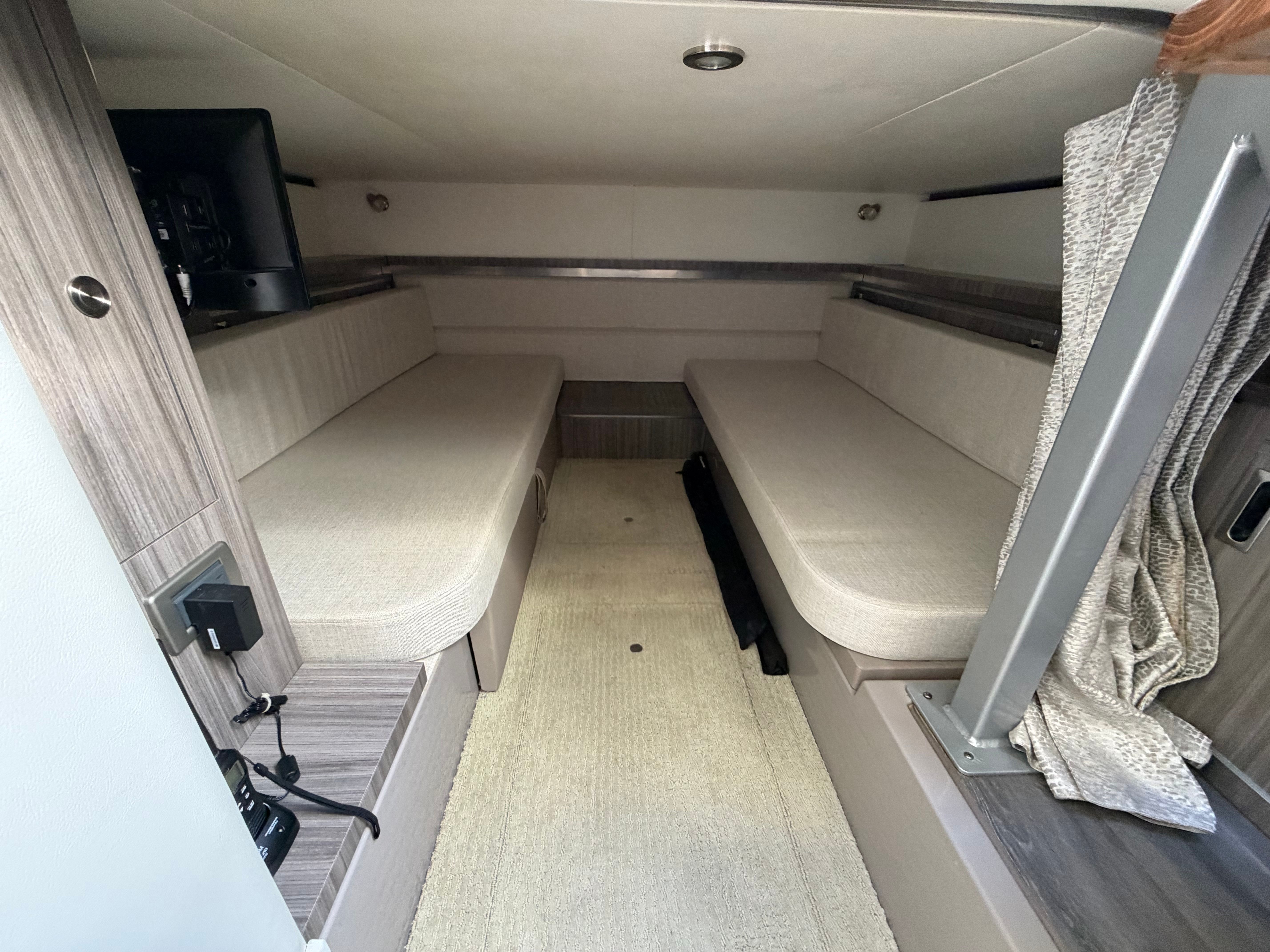 2021 Sea Ray 320 DA-OB Image Thumbnail #44