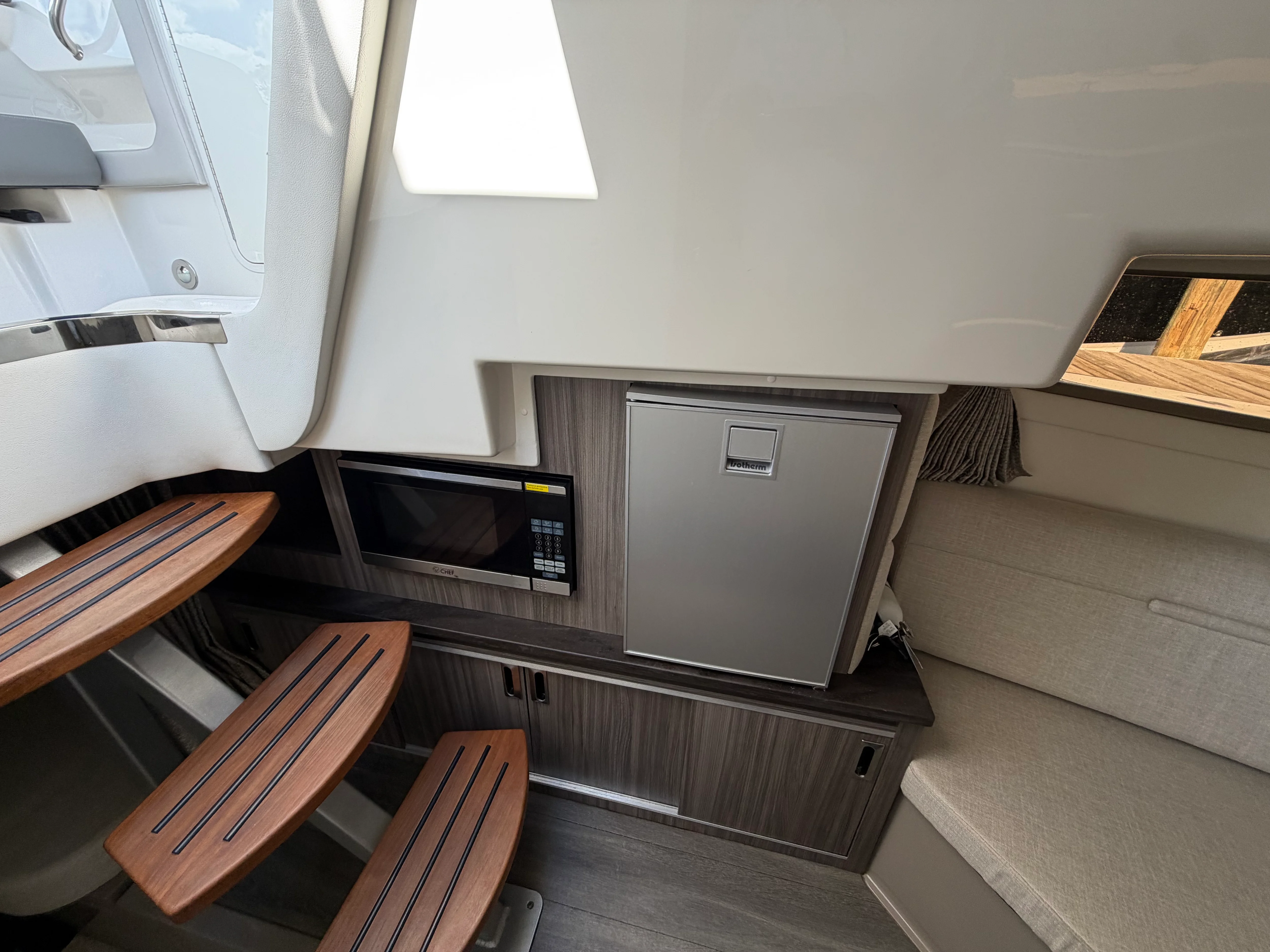 2021 Sea Ray 320 DA-OB Image Thumbnail #46