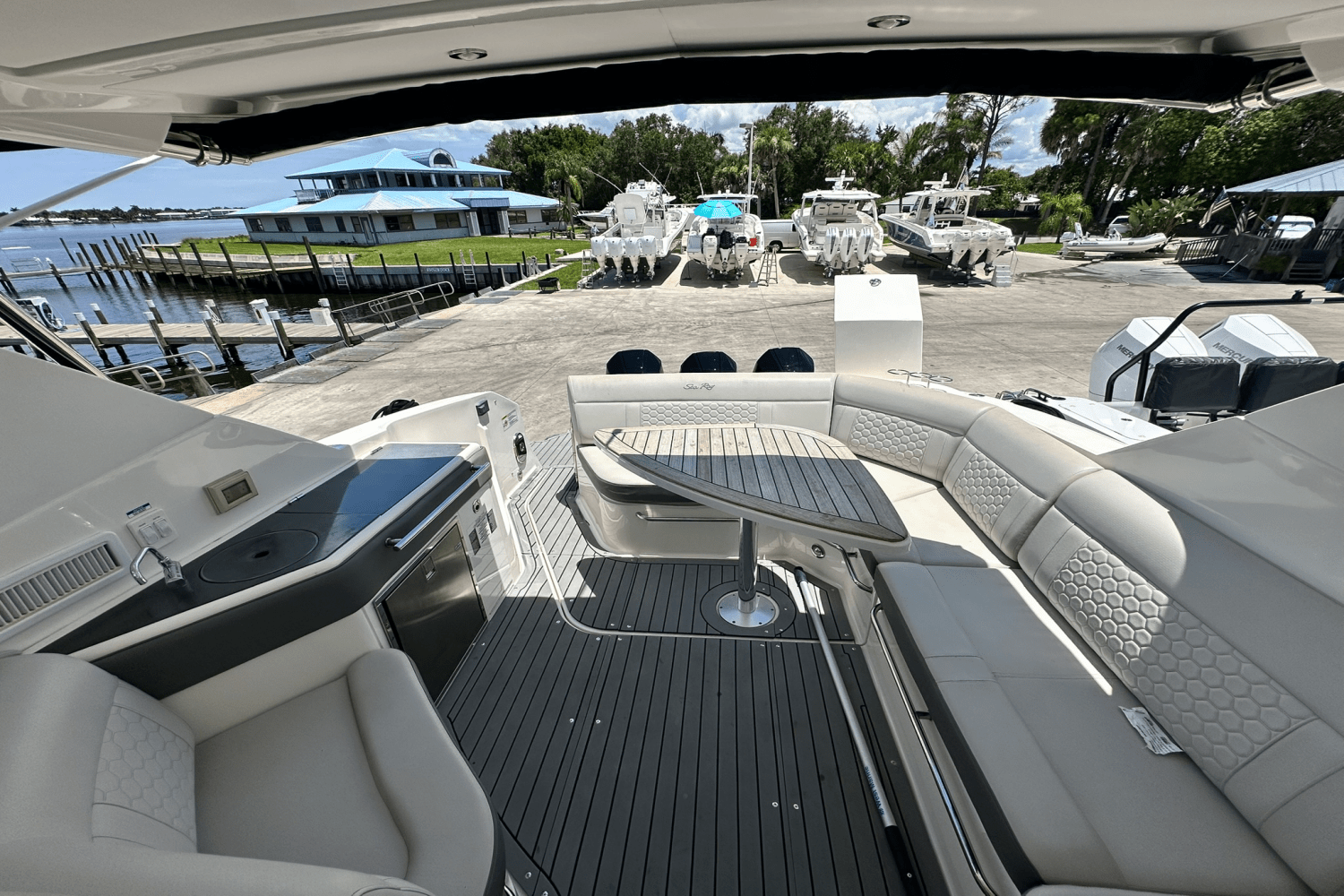 2021 Sea Ray 320 DA-OB Image Thumbnail #33
