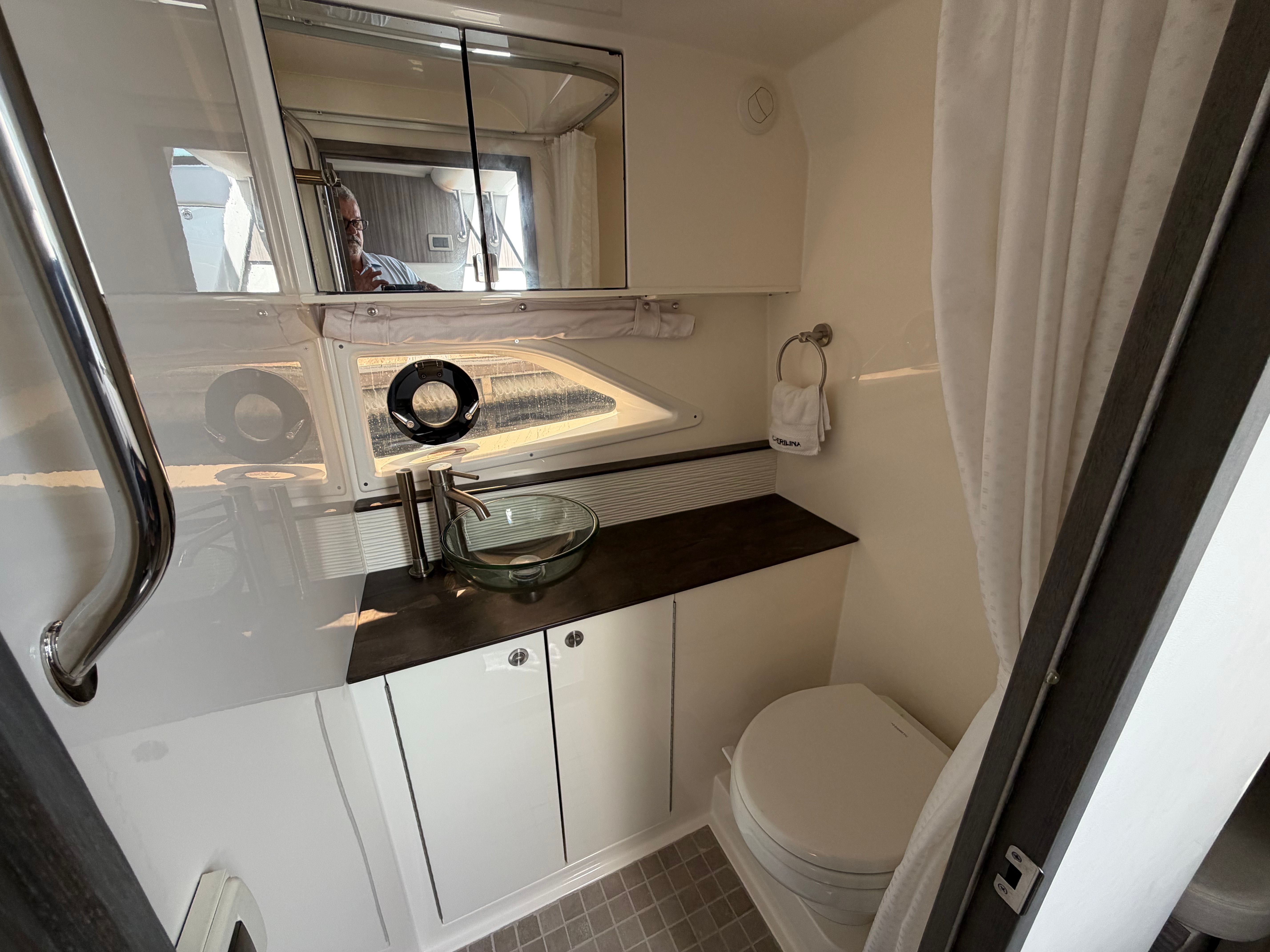 2021 Sea Ray 320 DA-OB Image Thumbnail #45