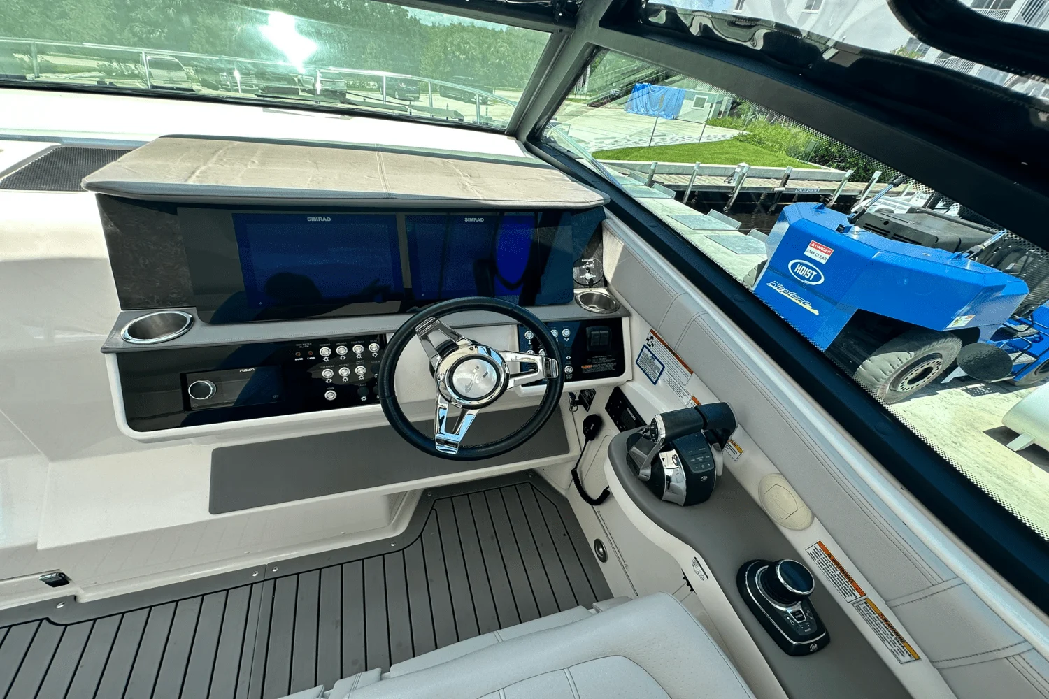 2021 Sea Ray 320 DA-OB Image Thumbnail #38