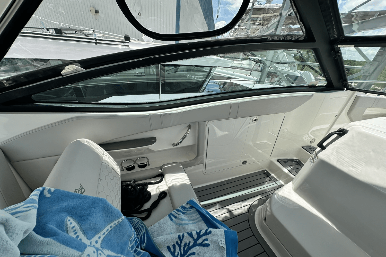2021 Sea Ray 320 DA-OB Image Thumbnail #36