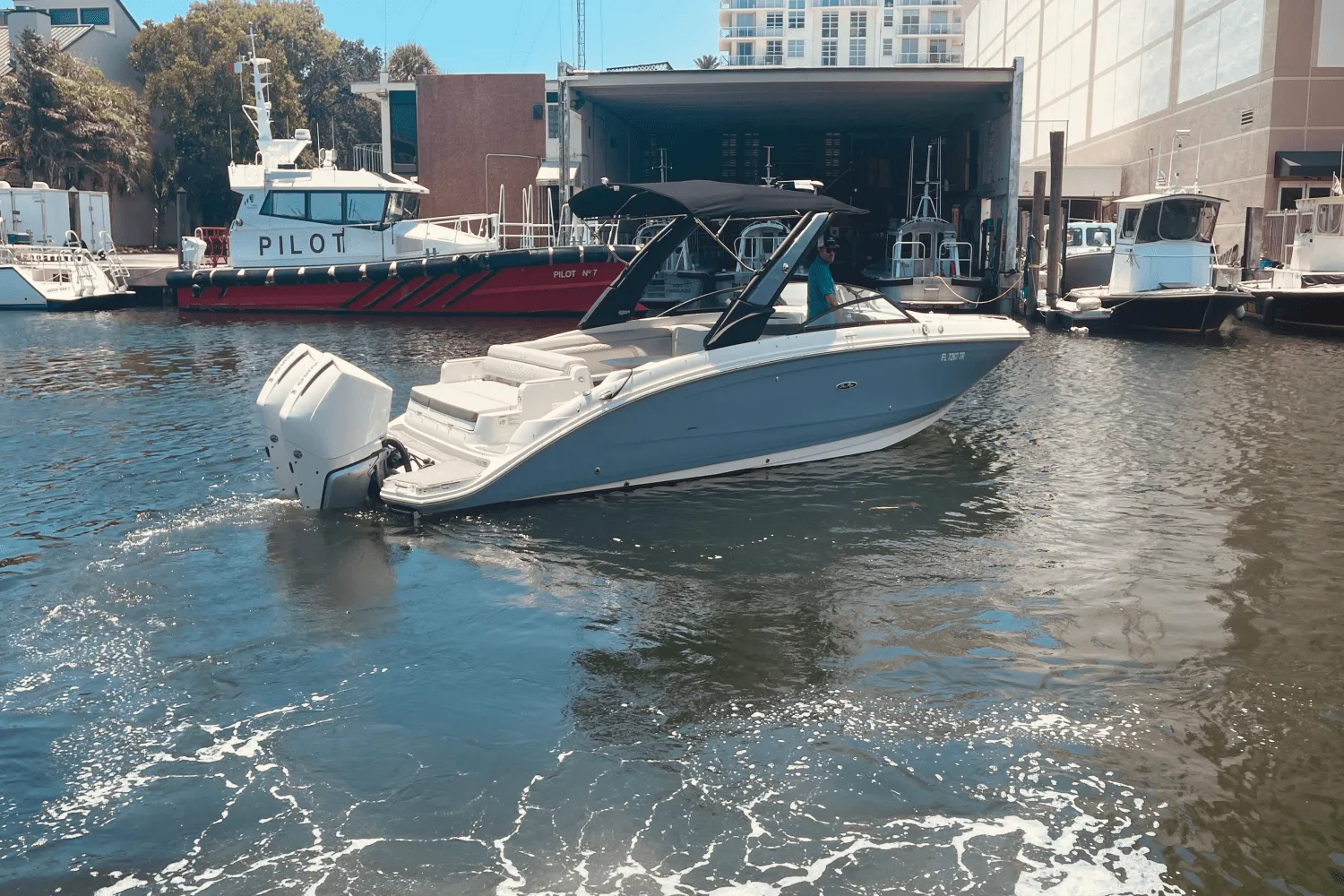 2024 Sea Ray 290 SDX OUTBOARD Image Thumbnail #10